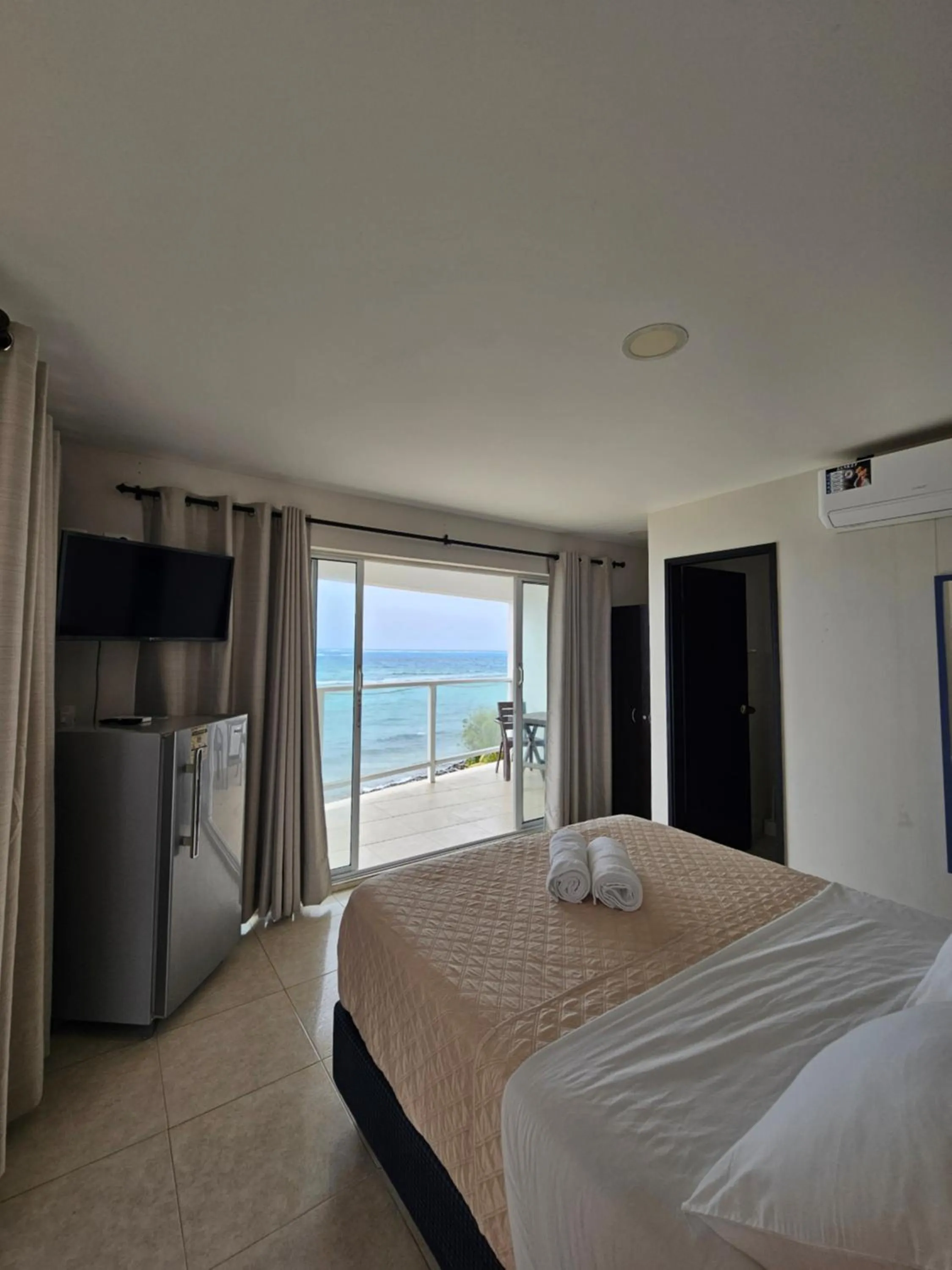 Bed in Caribbean Island Hotel Piso 2