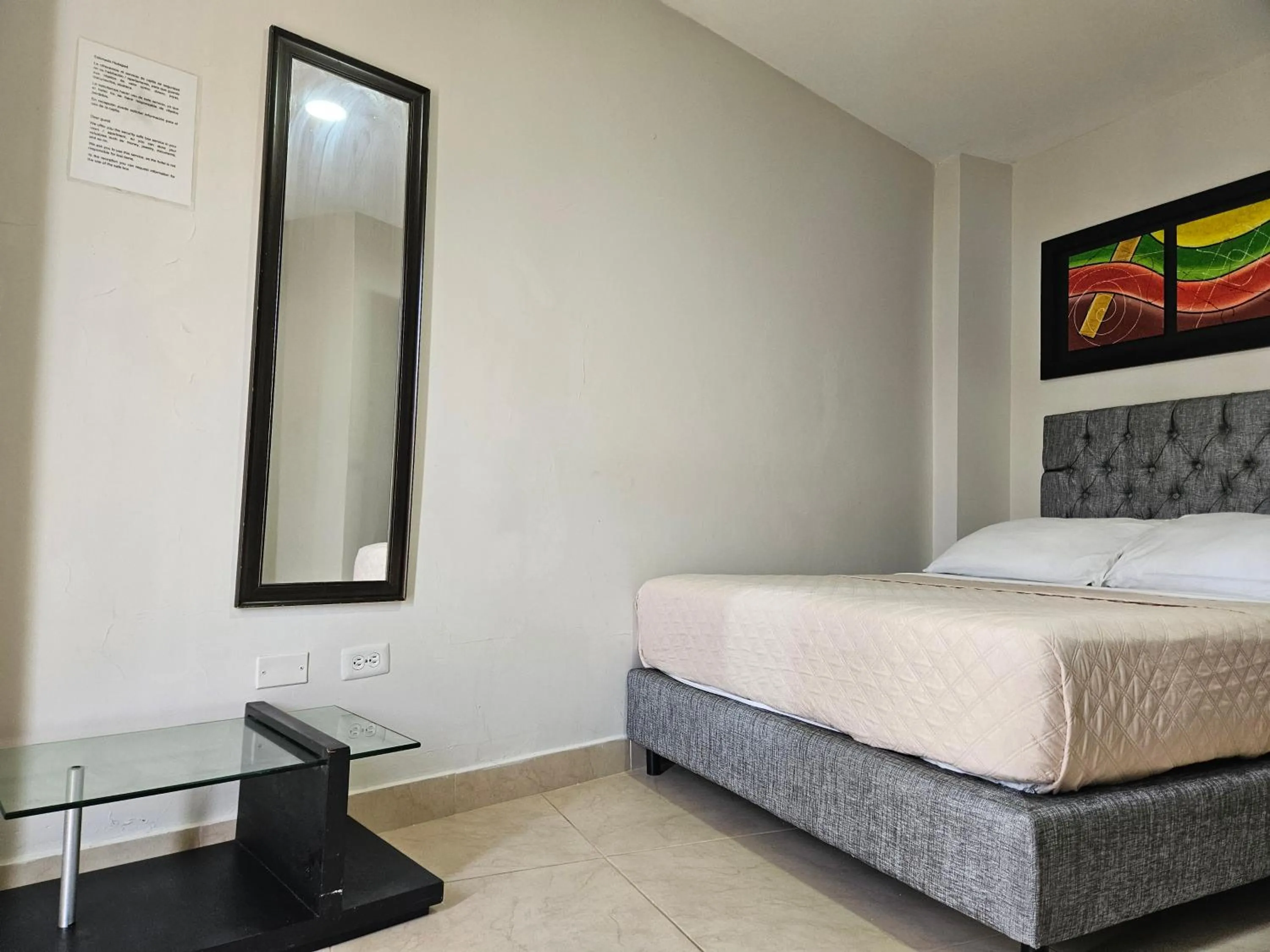 Photo of the whole room, Bed in Caribbean Island Hotel Piso 2