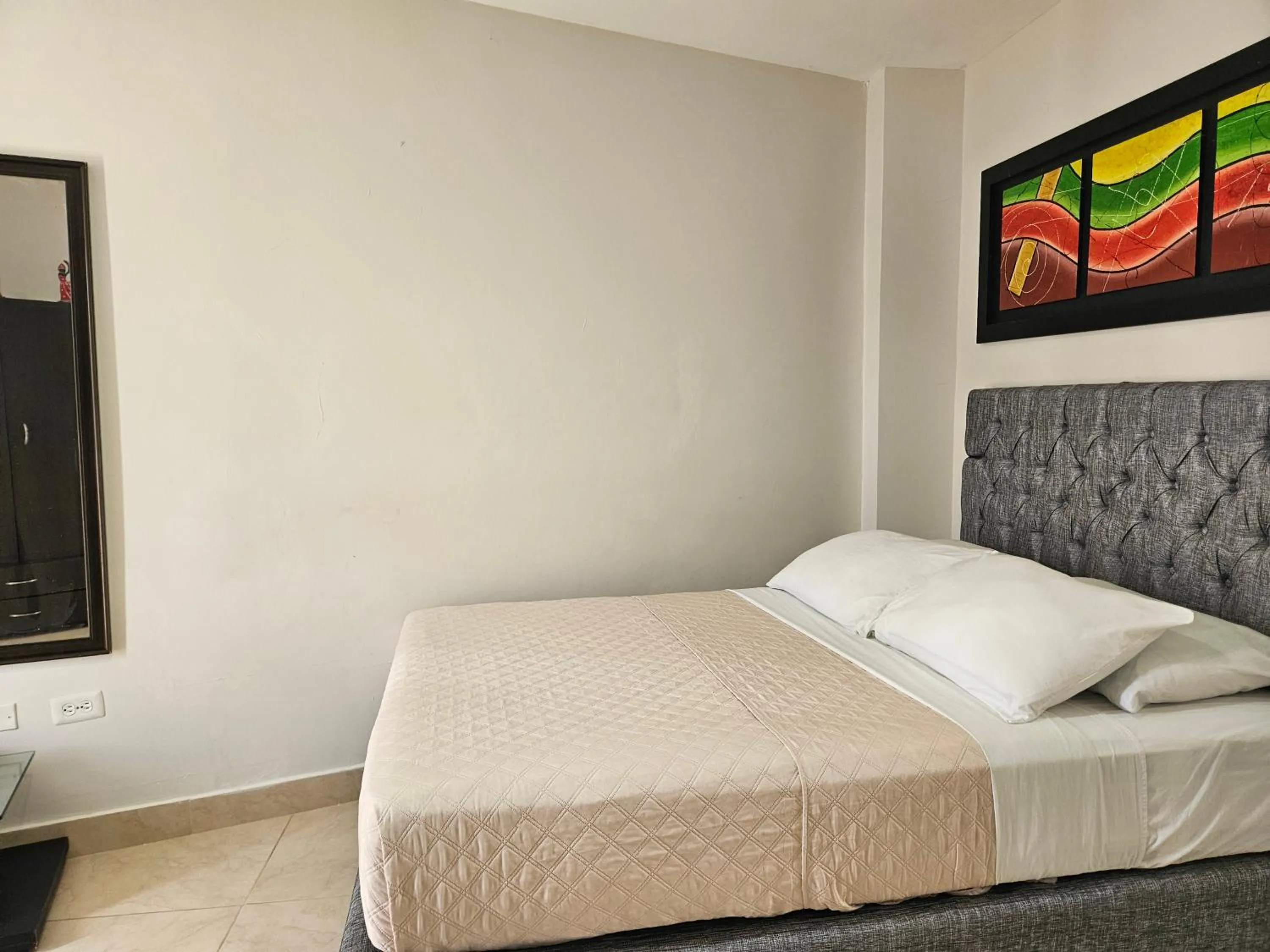 Bed in Caribbean Island Hotel Piso 2