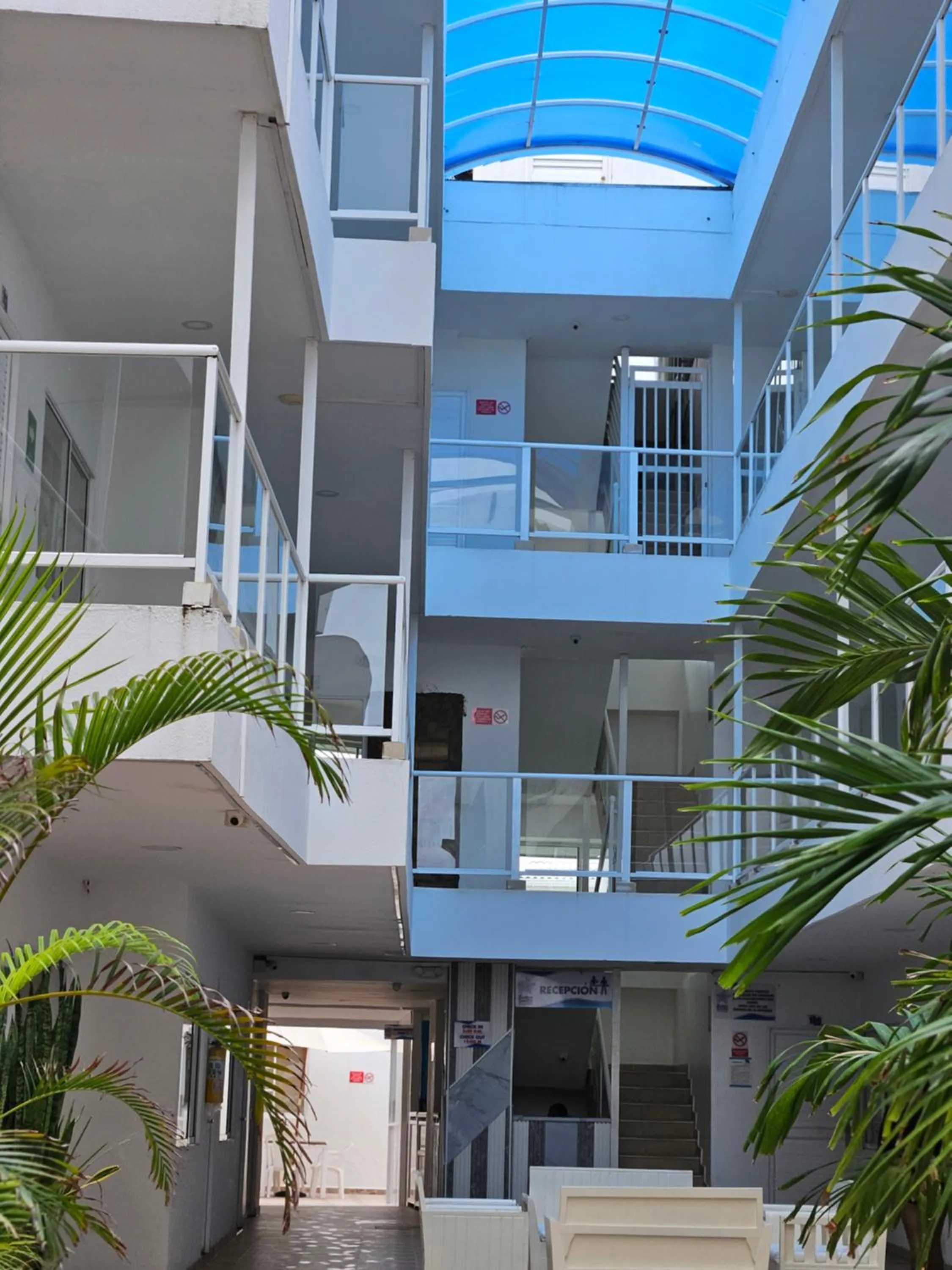Property building in Caribbean Island Hotel Piso 2