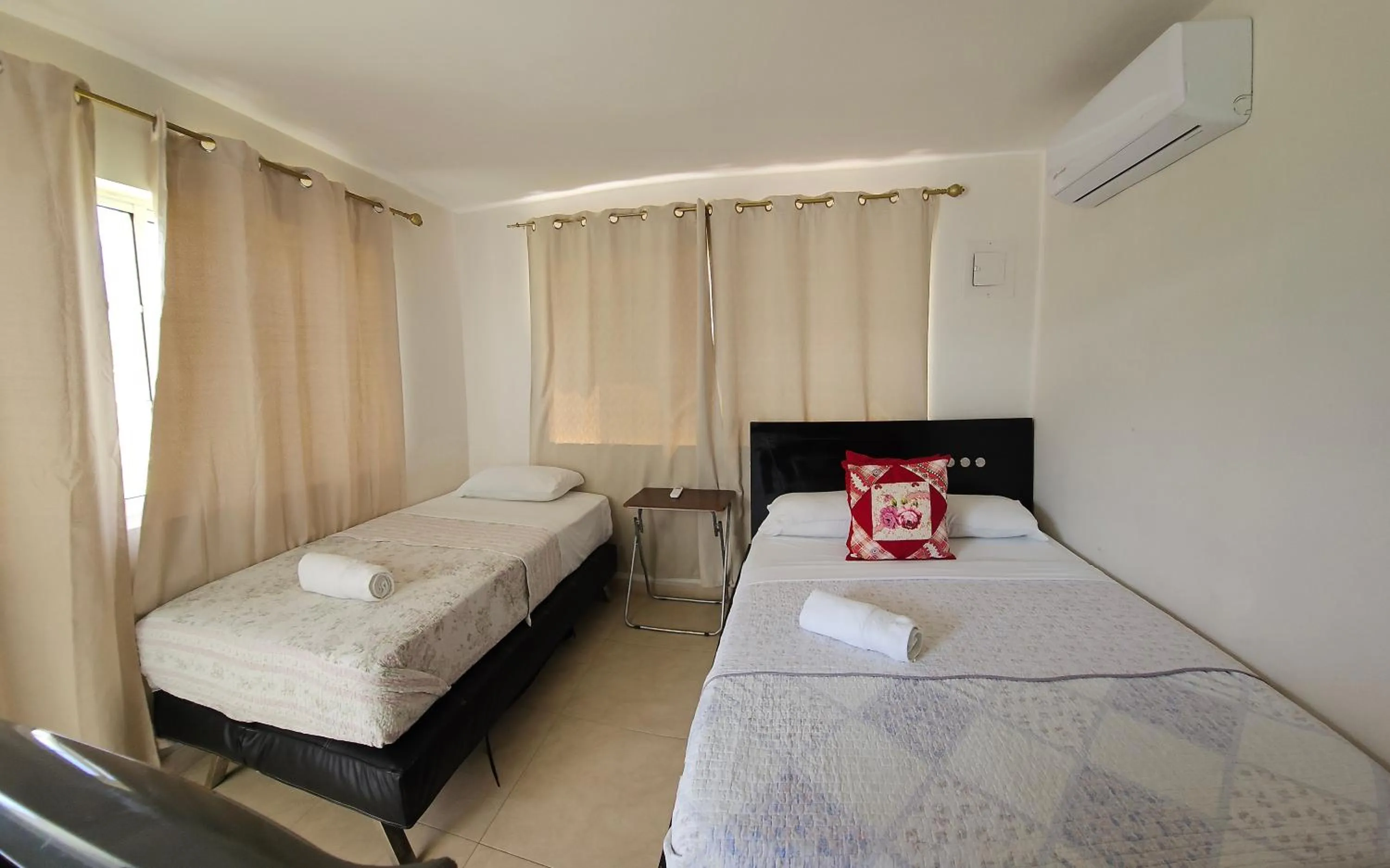 Photo of the whole room, Bed in Caribbean Island Hotel Piso 2