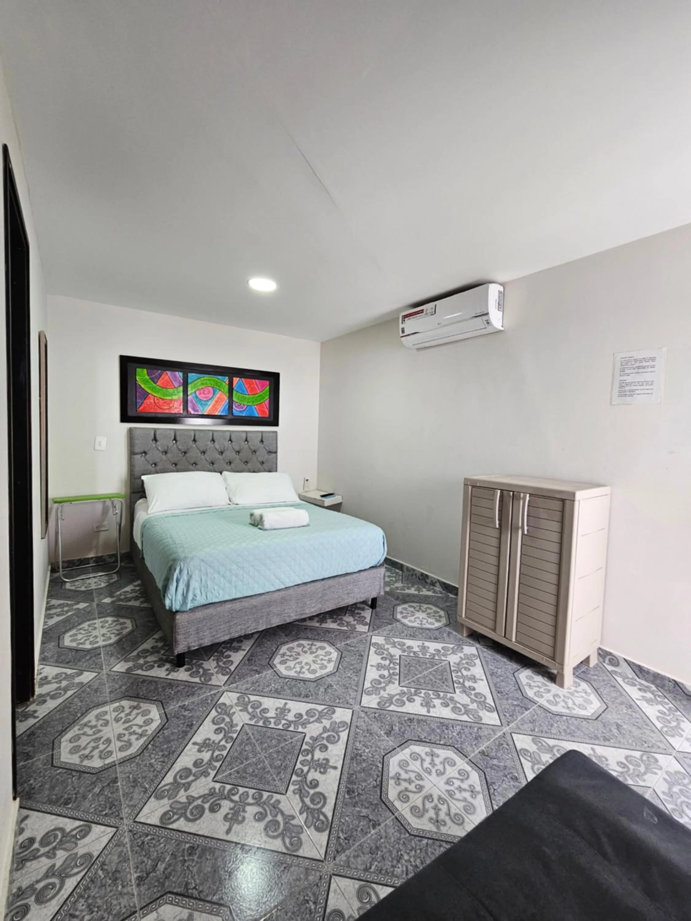 Photo of the whole room, Bed in Caribbean Island Hotel Piso 2