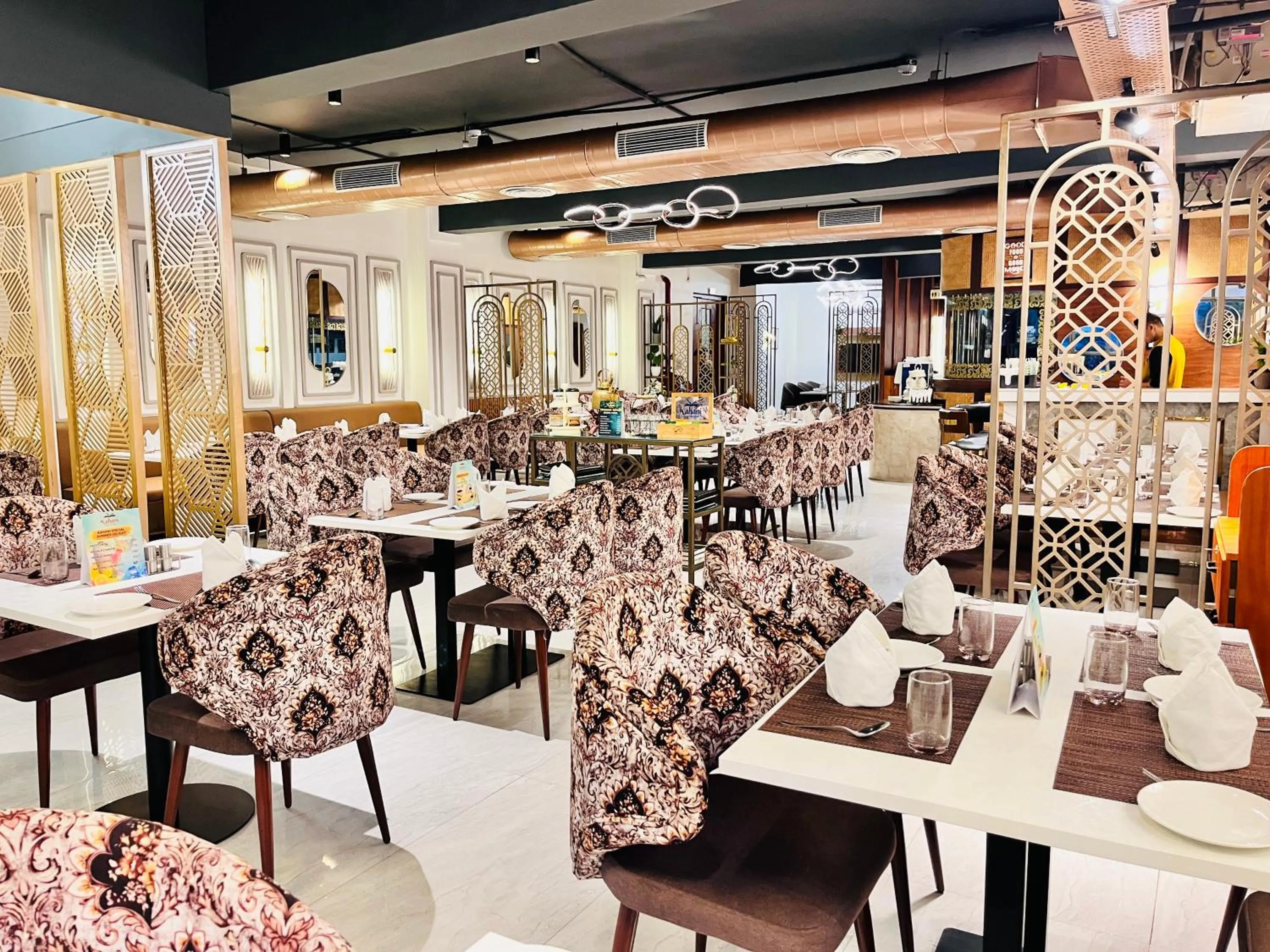 Restaurant/places to eat in Western Blu INN