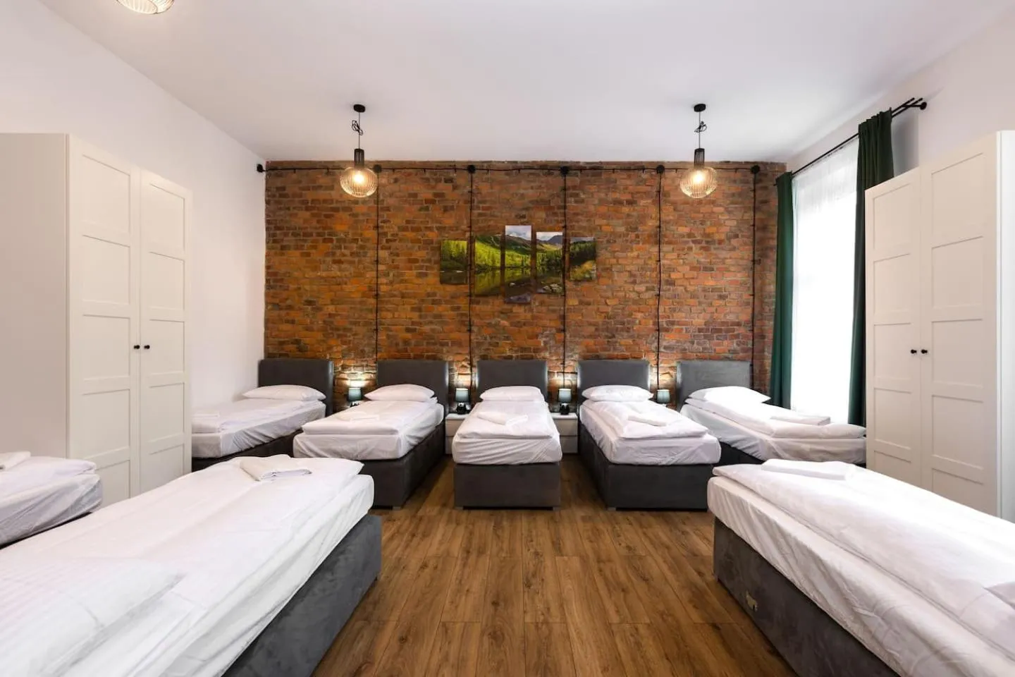 Bed in Spacious City Center Family Apartments