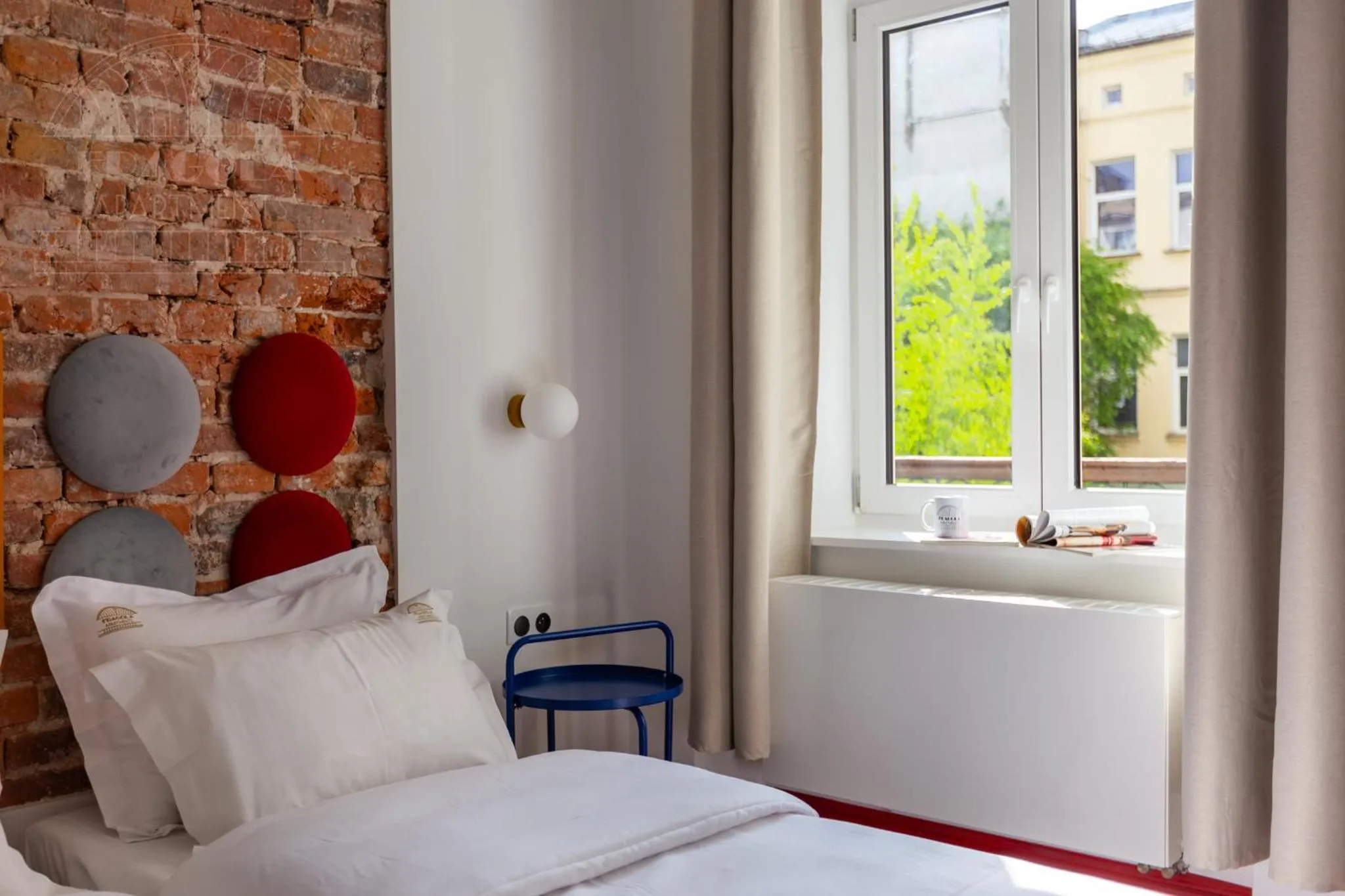Bed in Spacious City Center Family Apartments