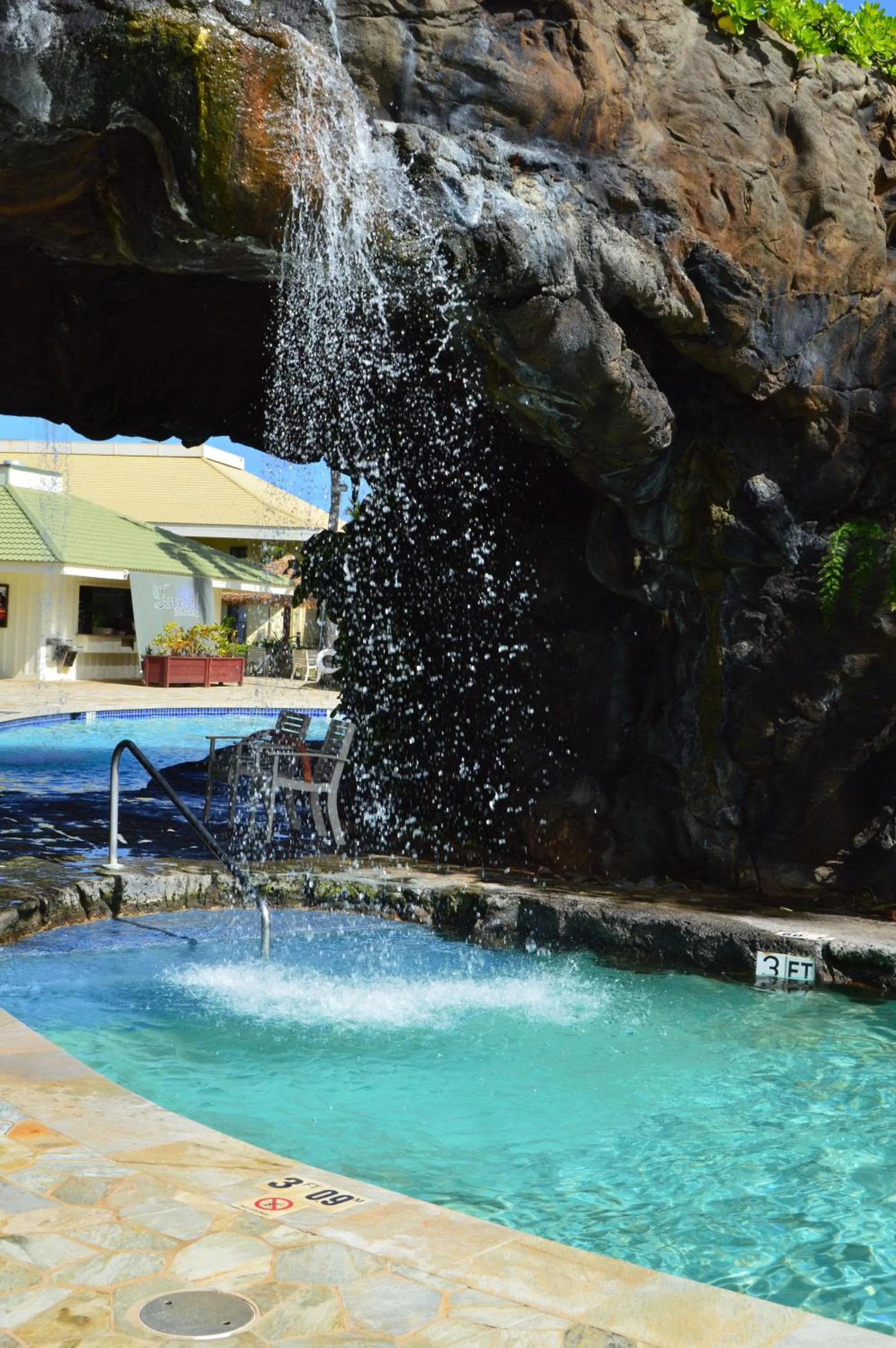 Swimming pool in 2417 at Oceanfront Resort Lihue Kauai Beach Drive Private Condo