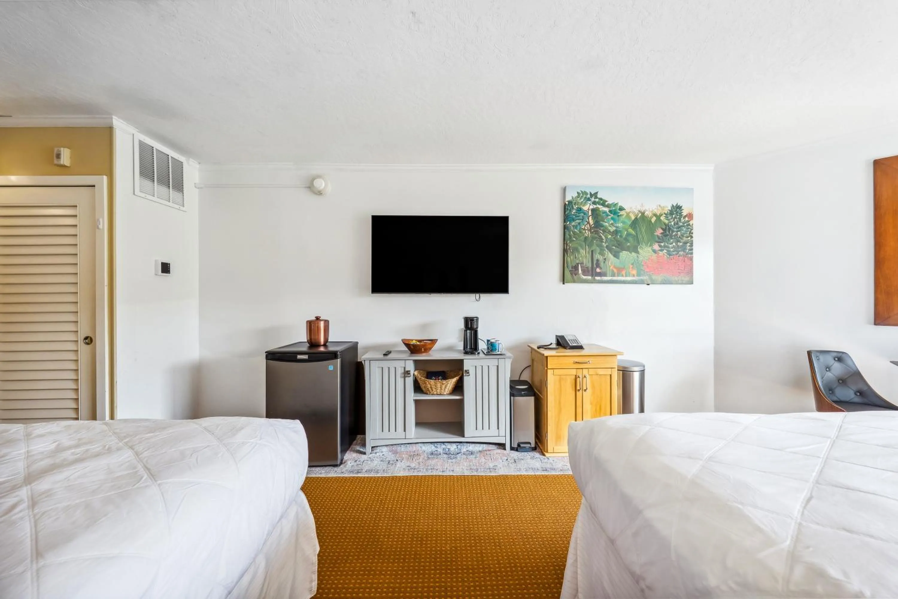 Bed in 2417 at Oceanfront Resort Lihue Kauai Beach Drive Private Condo