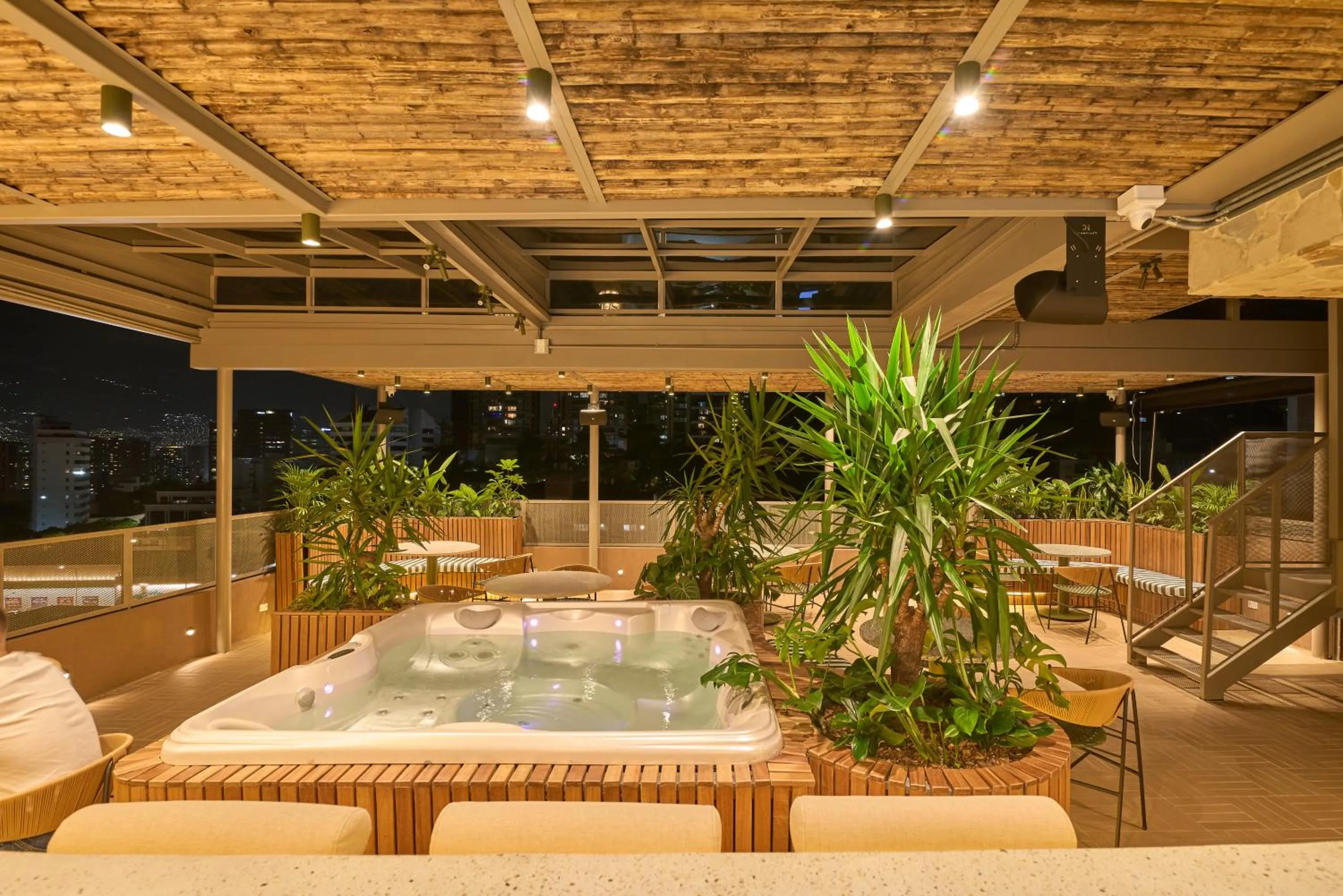 Hot Tub in Hotel Dix