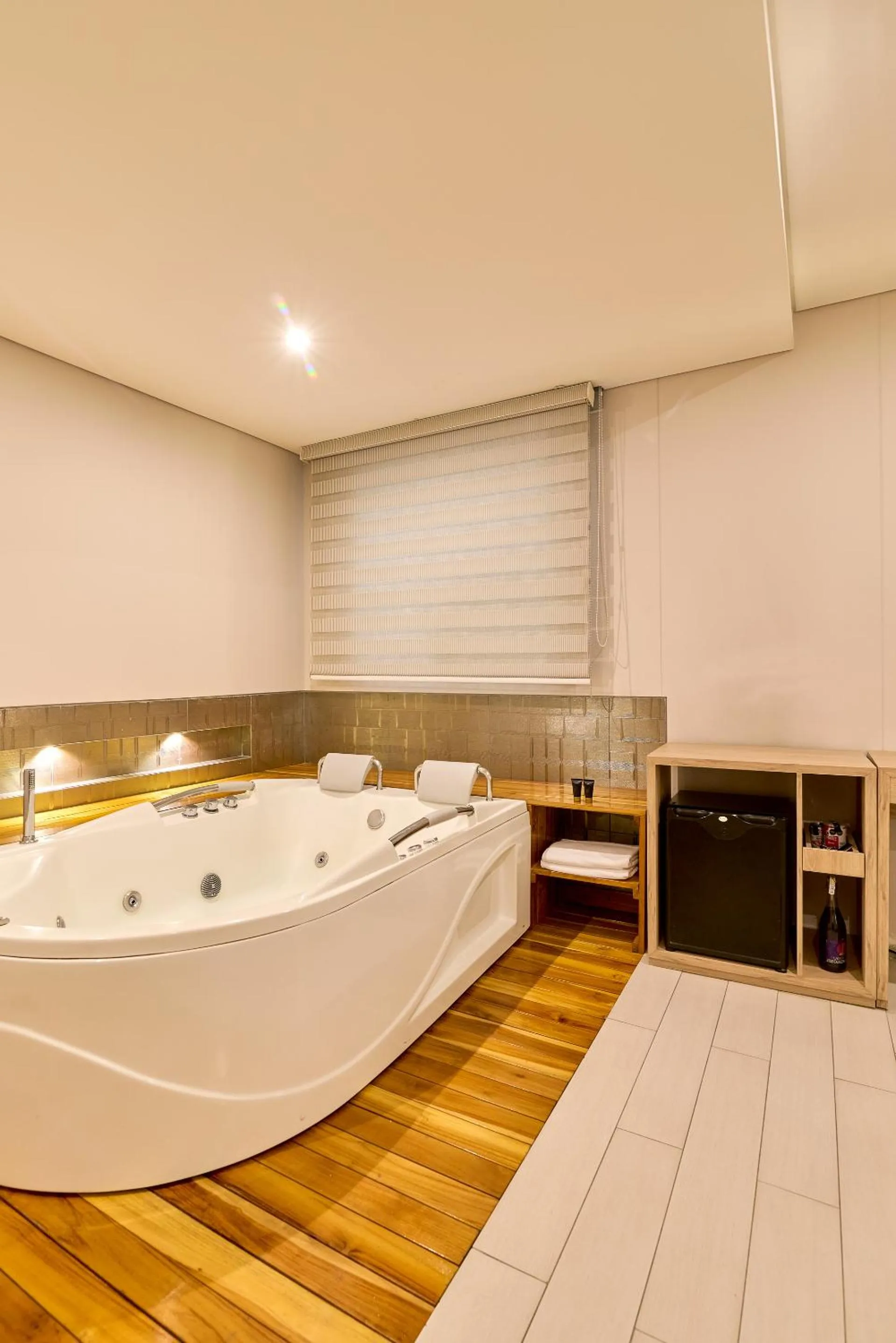 Hot Tub in Hotel Dix