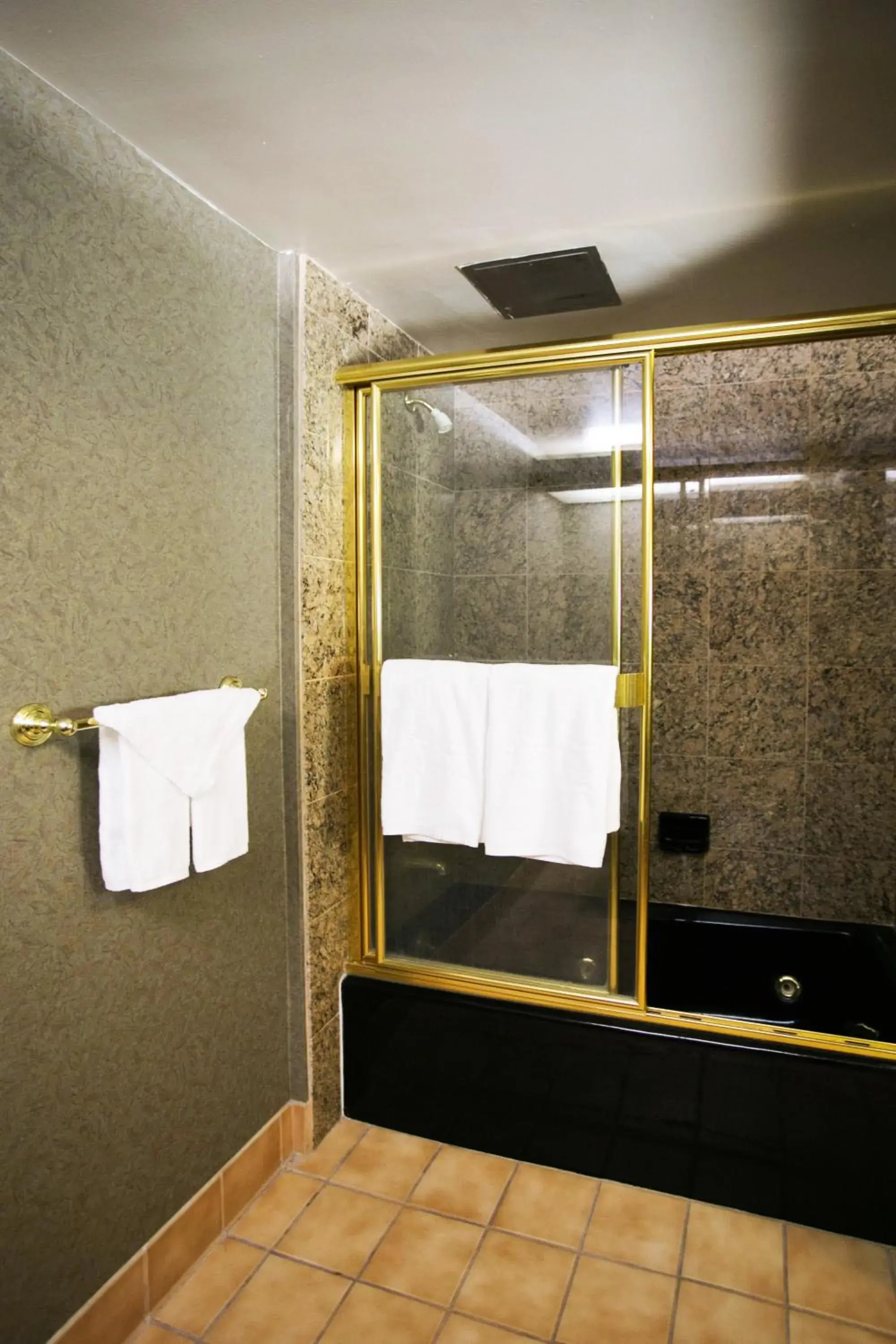 Shower, Bathroom in LA Crystal Hotel -Los Angeles-Long Beach Area