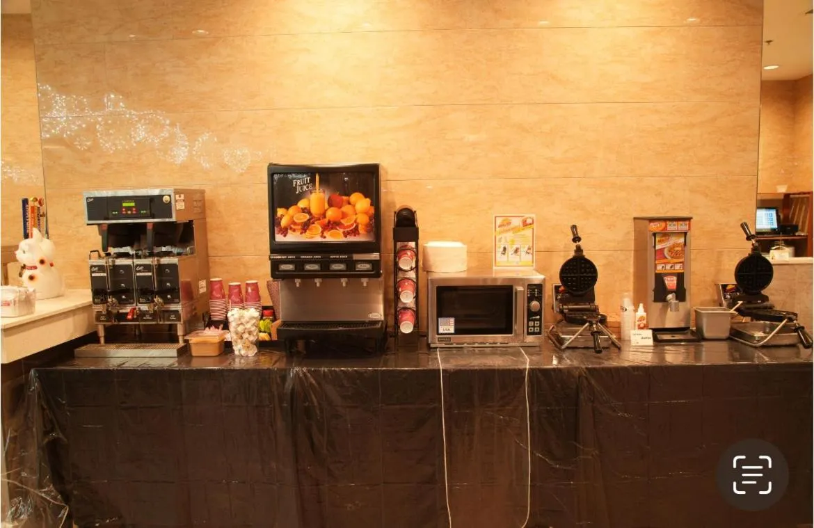 Food and drinks in LA Crystal Hotel -Los Angeles-Long Beach Area