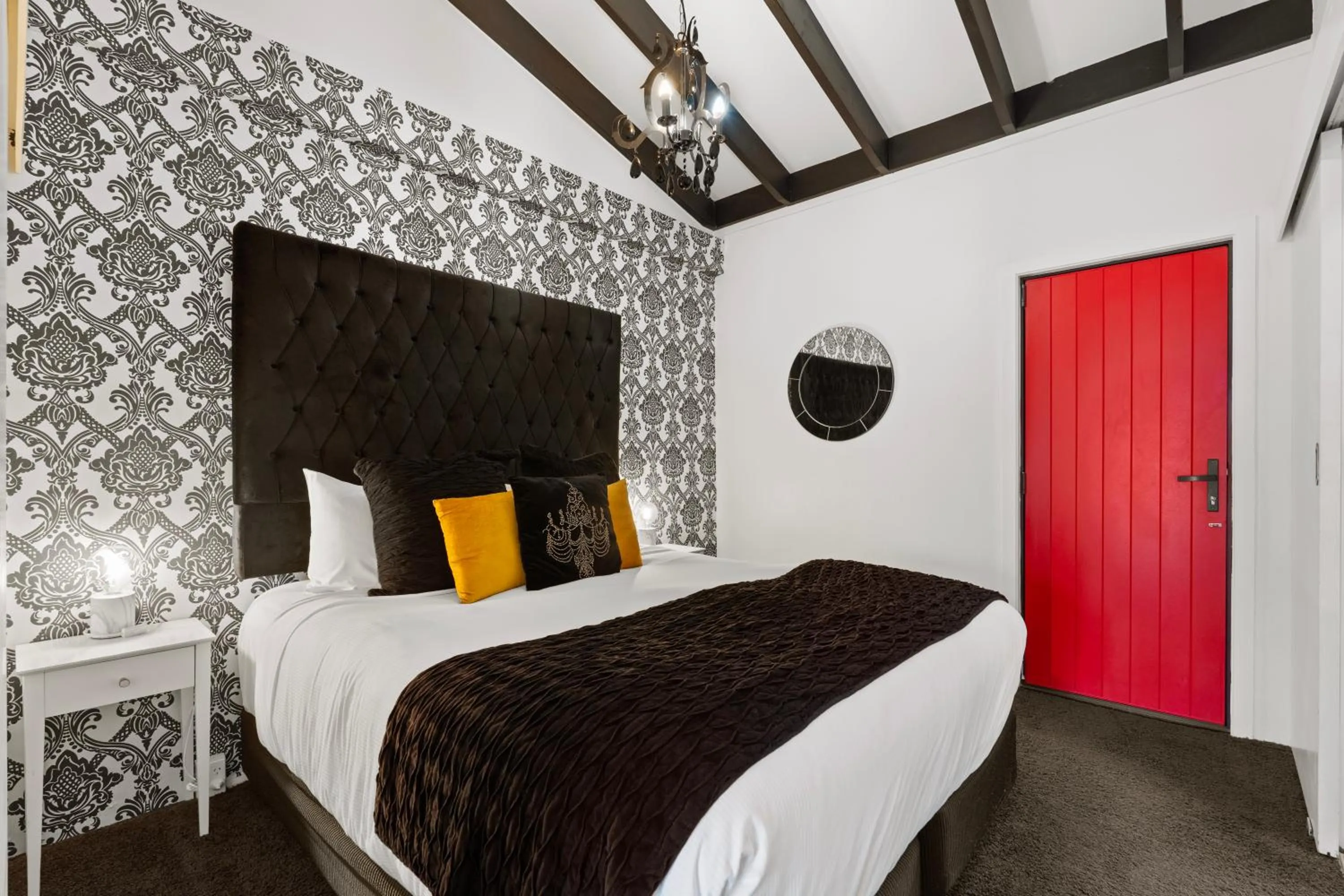 Bedroom, Bed in Orewa Beachcomber