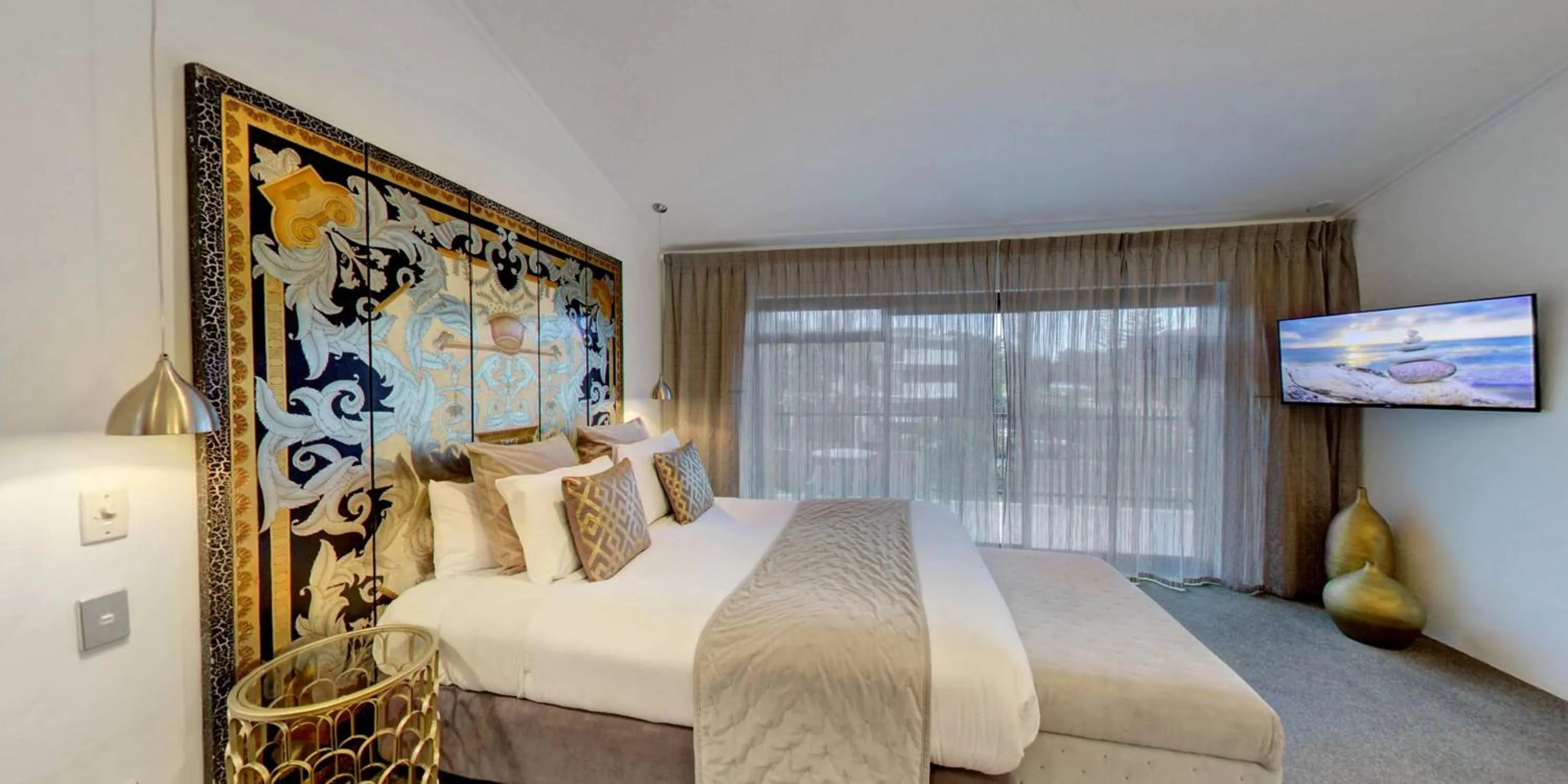 Bedroom, Bed in Orewa Beachcomber