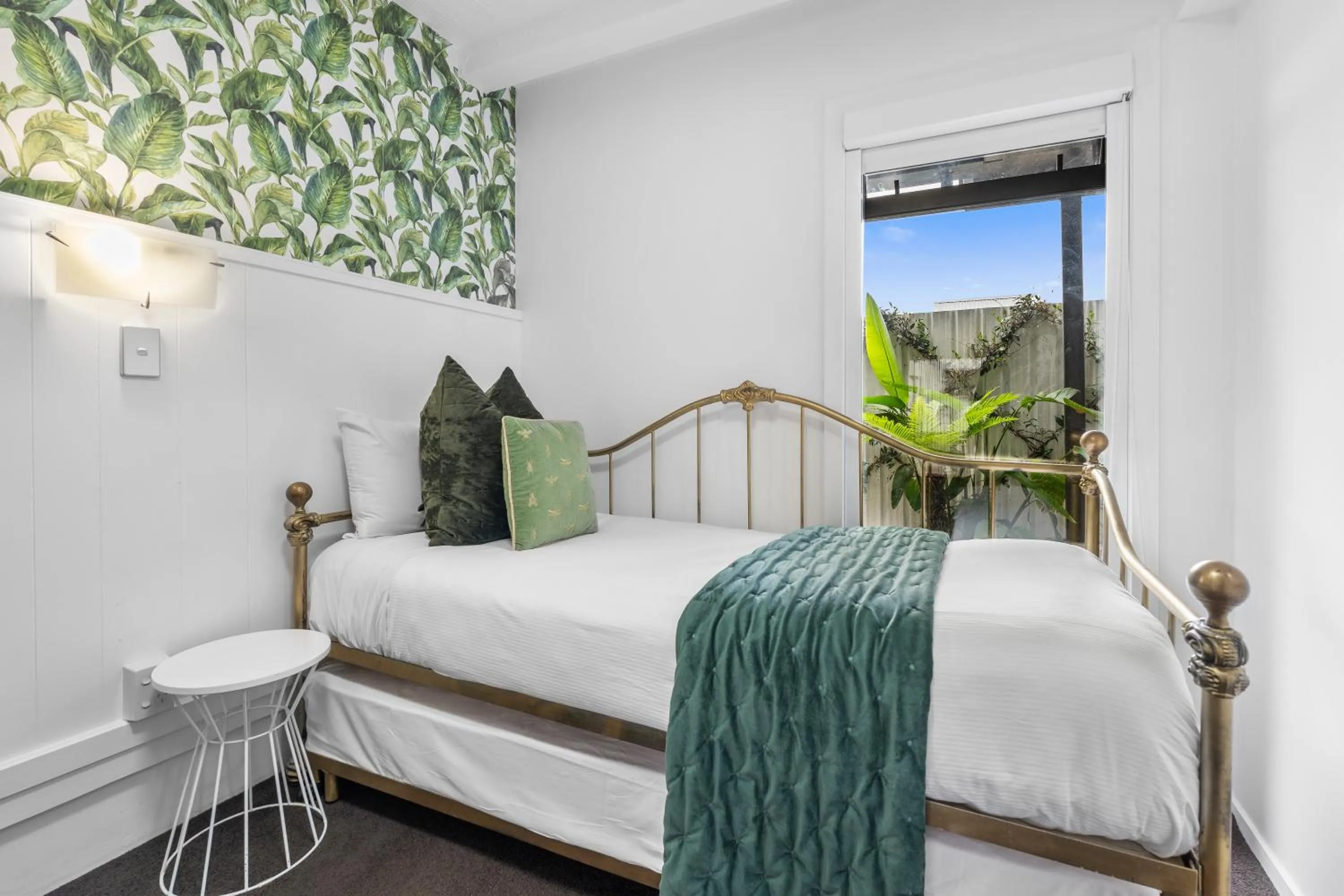 Bedroom, Bed in Orewa Beachcomber