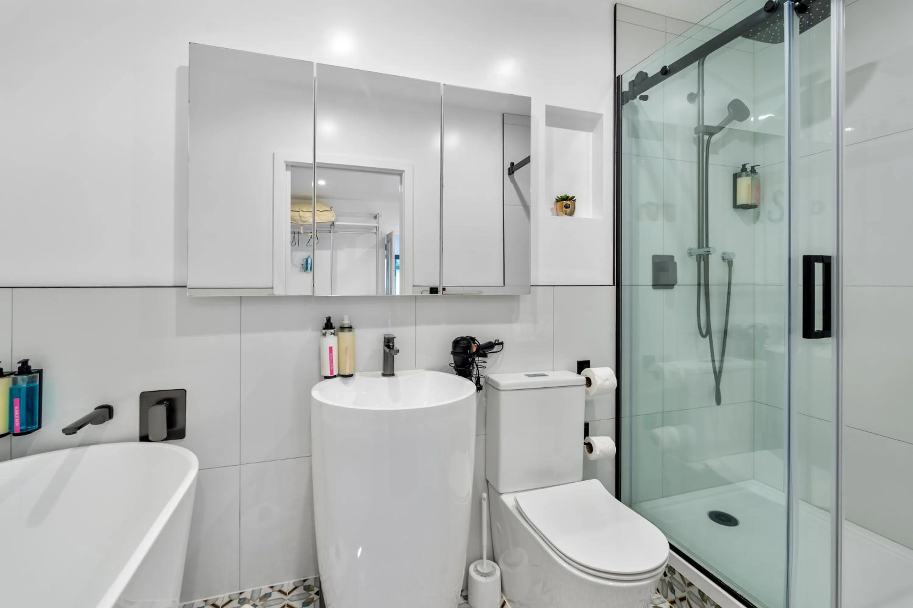 Bathroom in Orewa Beachcomber