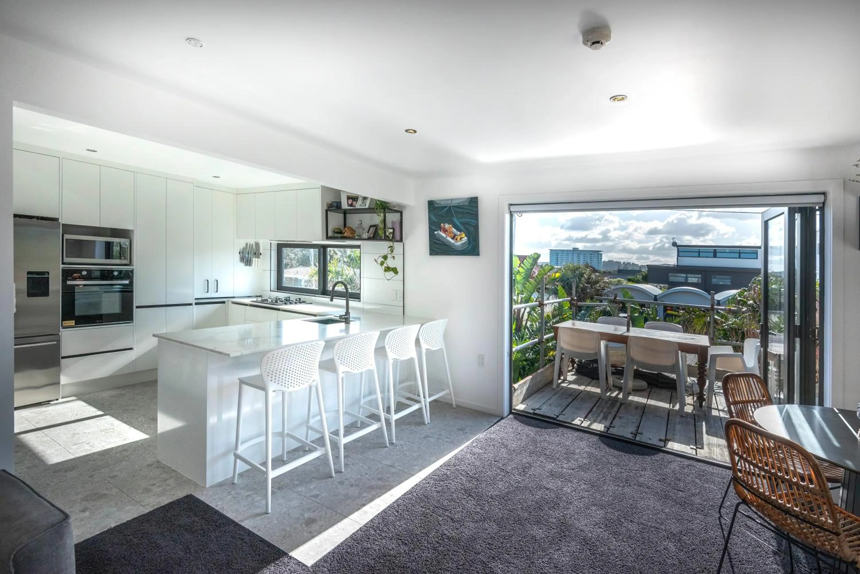 Dining area in Orewa Beachcomber