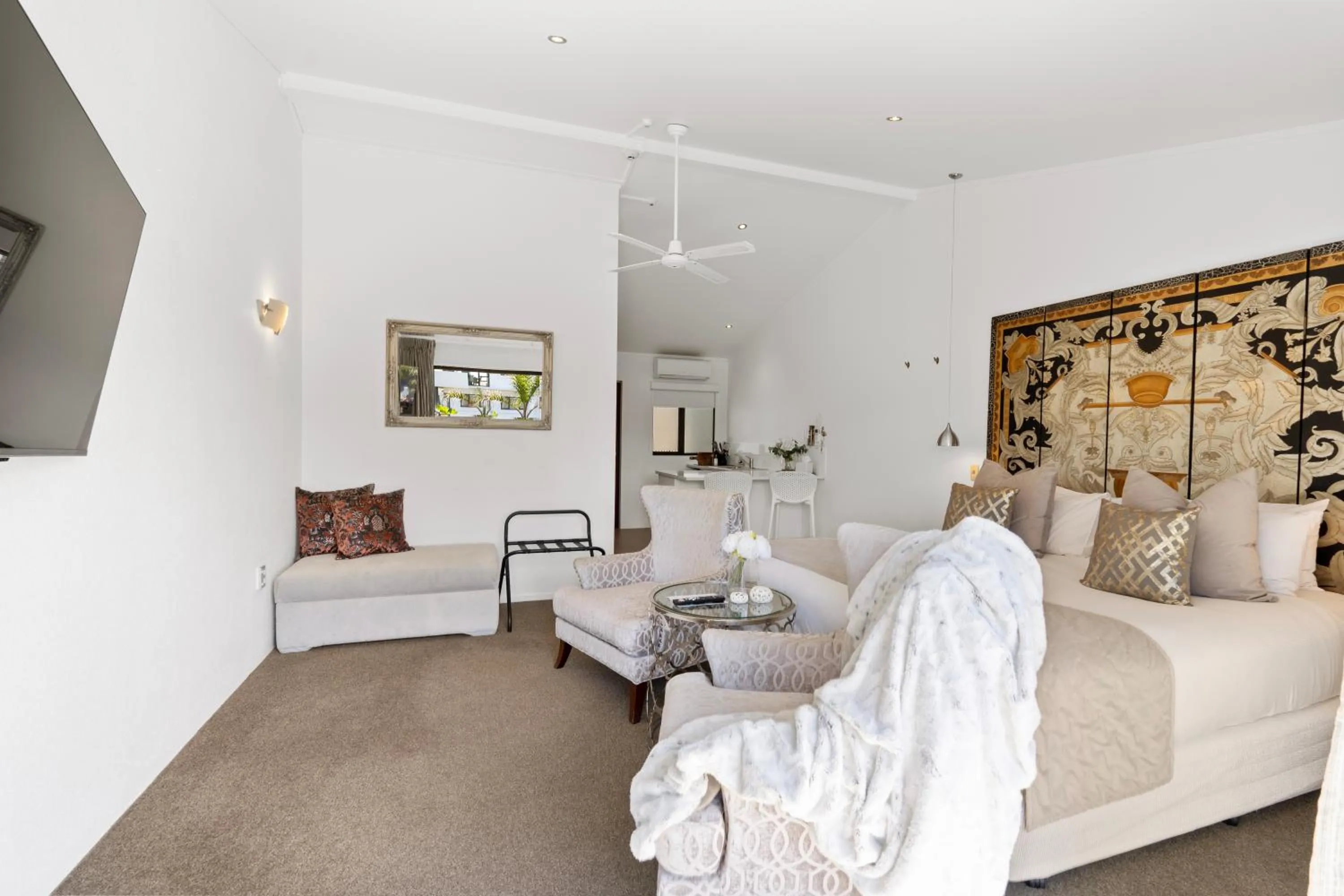 Living room in Orewa Beachcomber