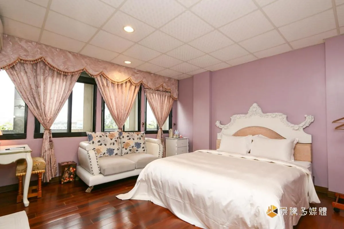 Bed in Pottery B&B