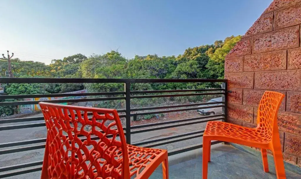 Balcony/Terrace in Hotel Green Woods Balcony/Terrace in Hotel Green Woods
