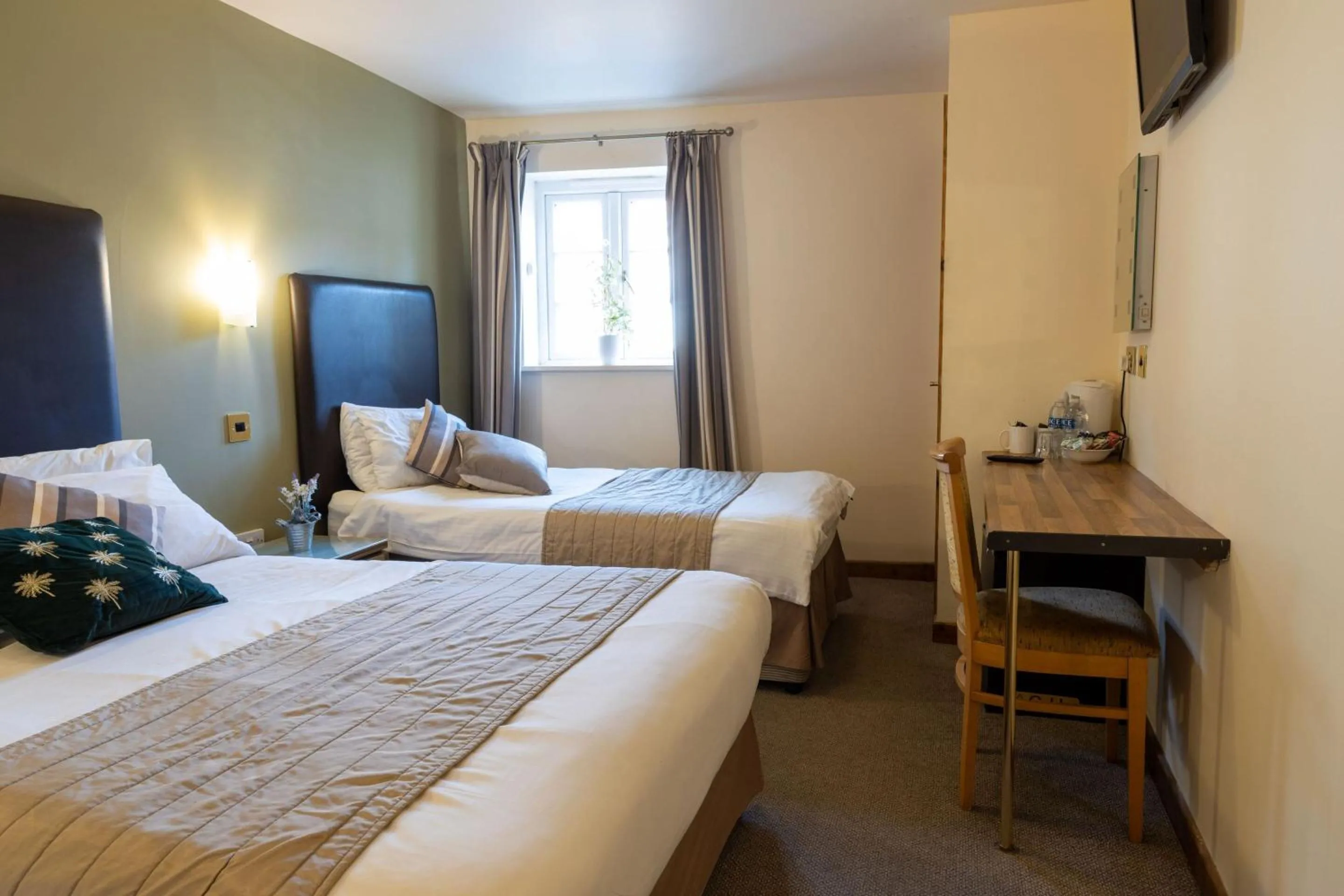 Twin Room with Shower - single occupancy in The Warehouse