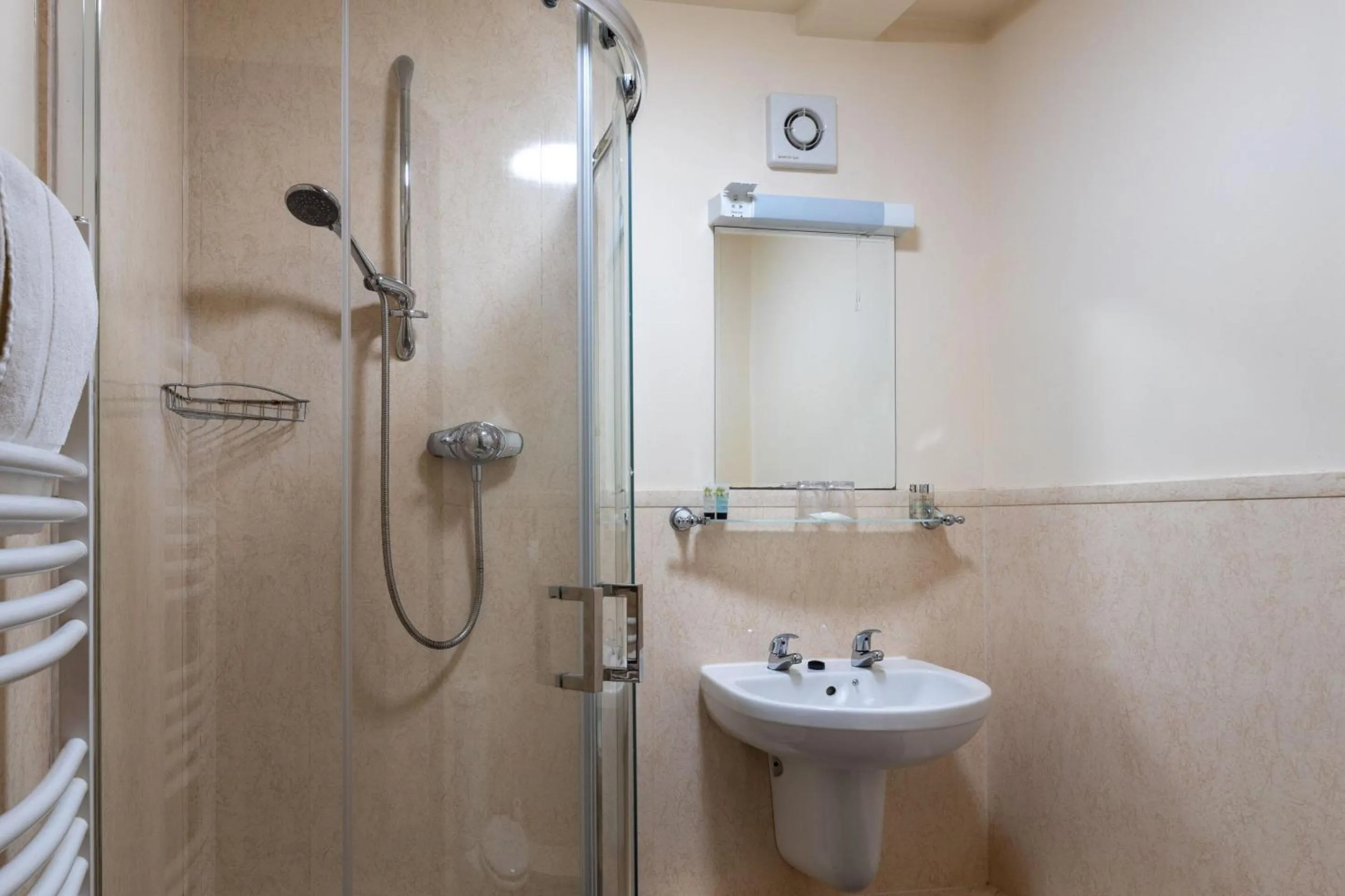 Twin Room with Shower - single occupancy in The Warehouse