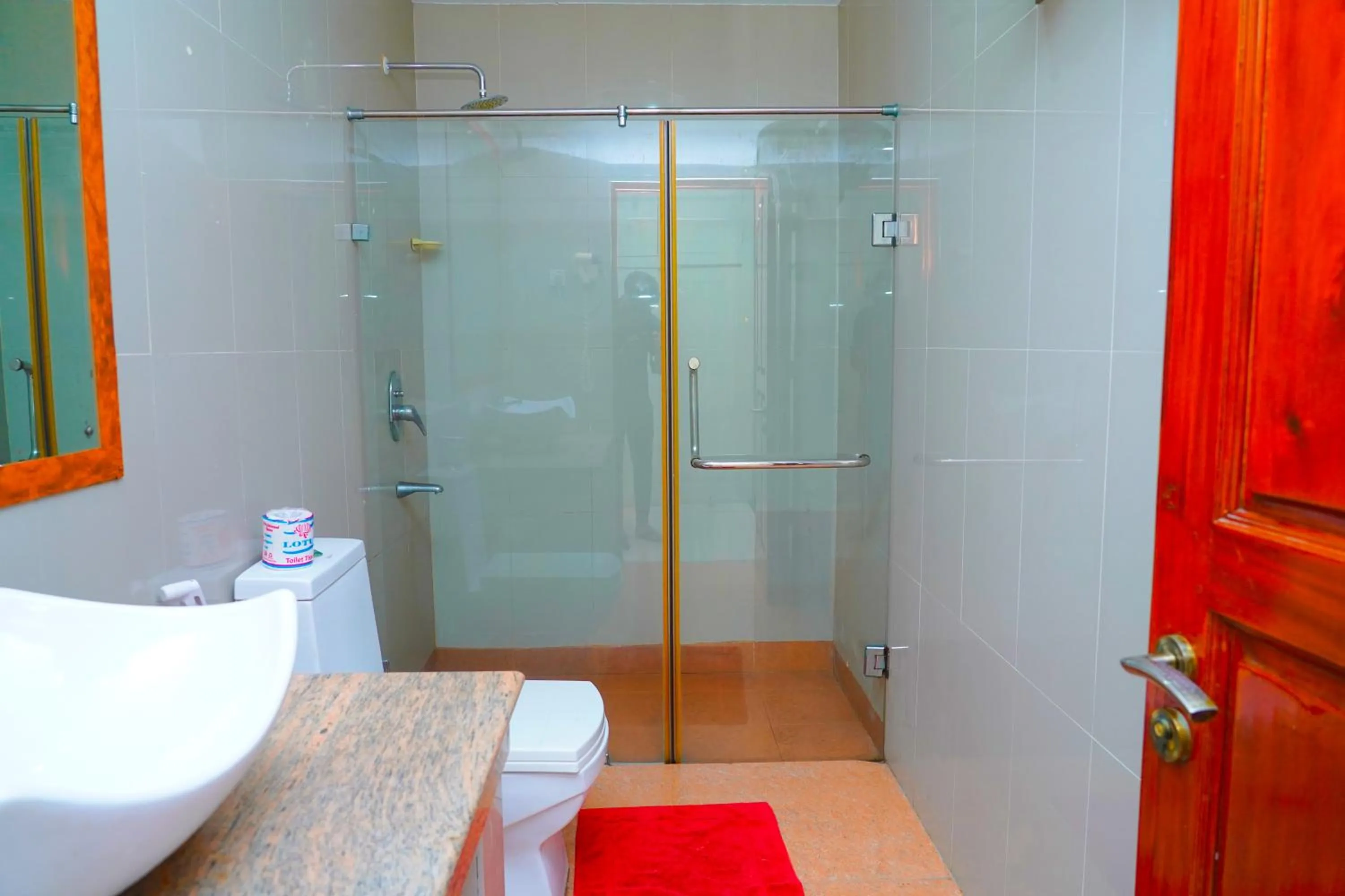 Shower in Tilko City Hotel Jaffna