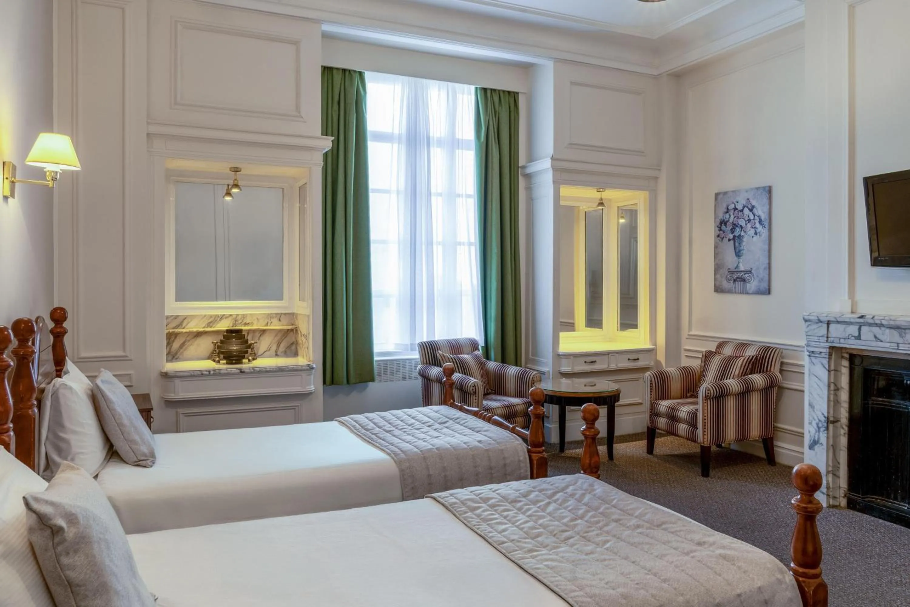 Bed in Adelphi Hotel