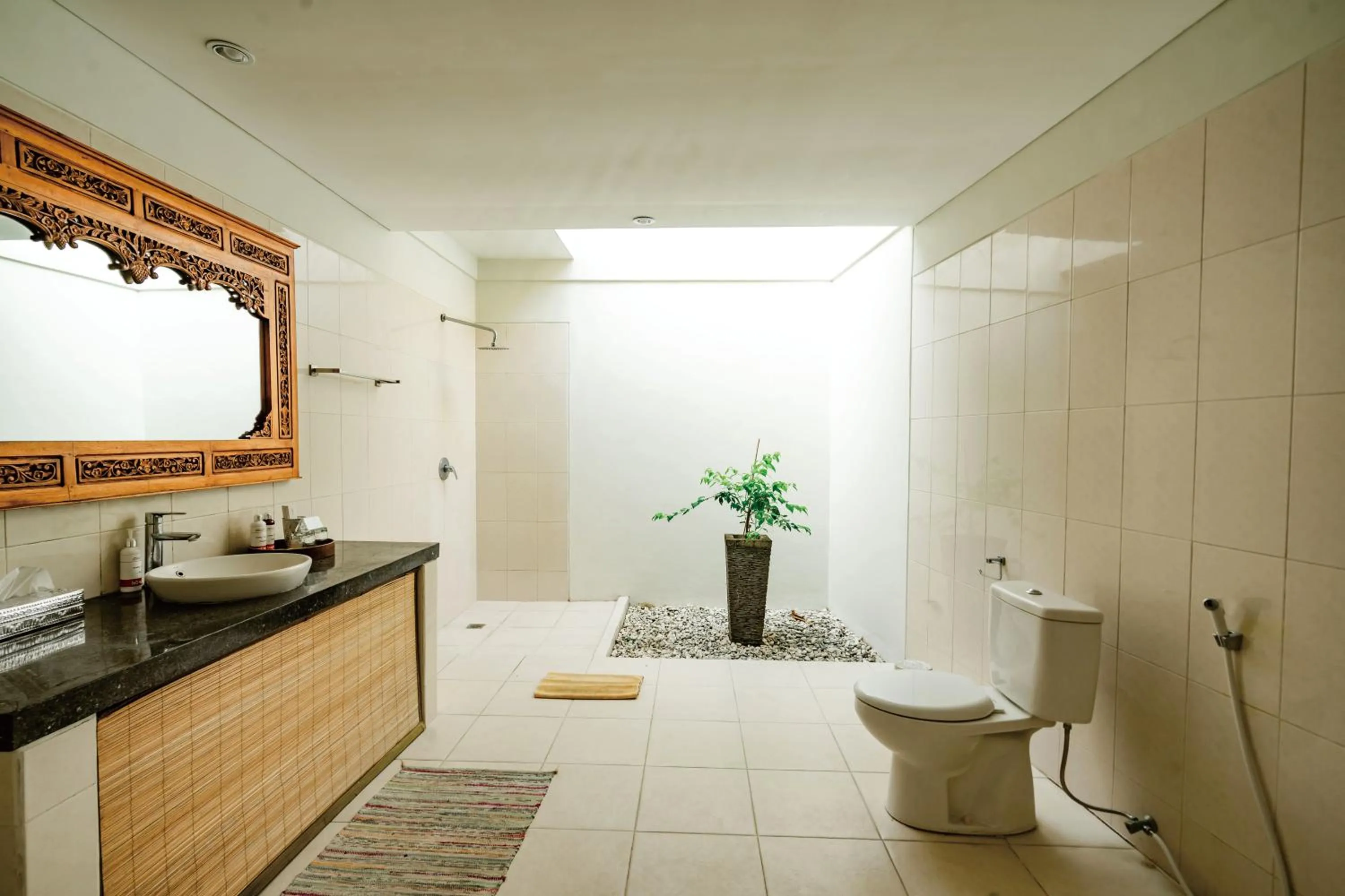 Shower in Casa Margarita Bali