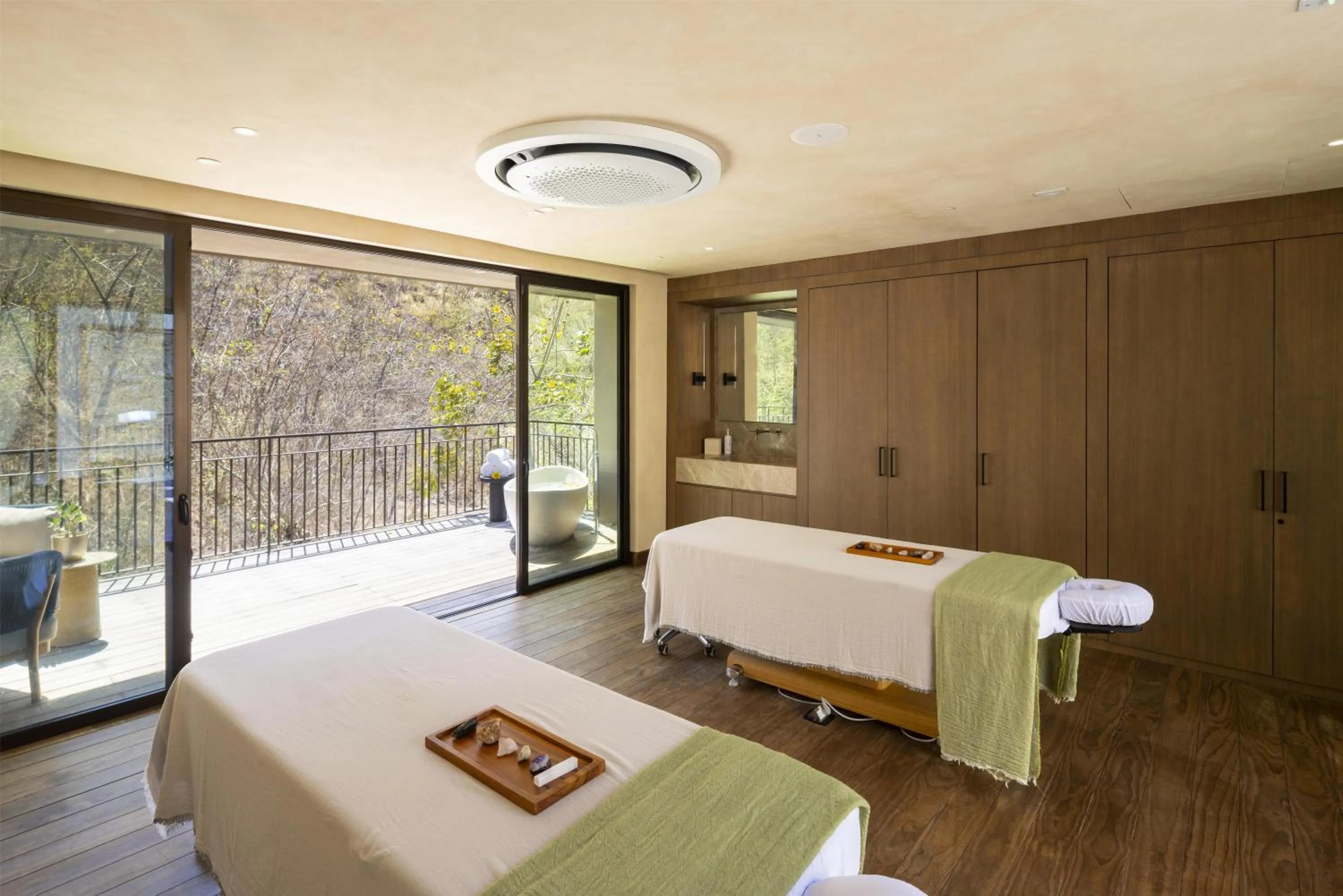 Spa and wellness centre/facilities, Bed in Waldorf Astoria Costa Rica Punta Cacique