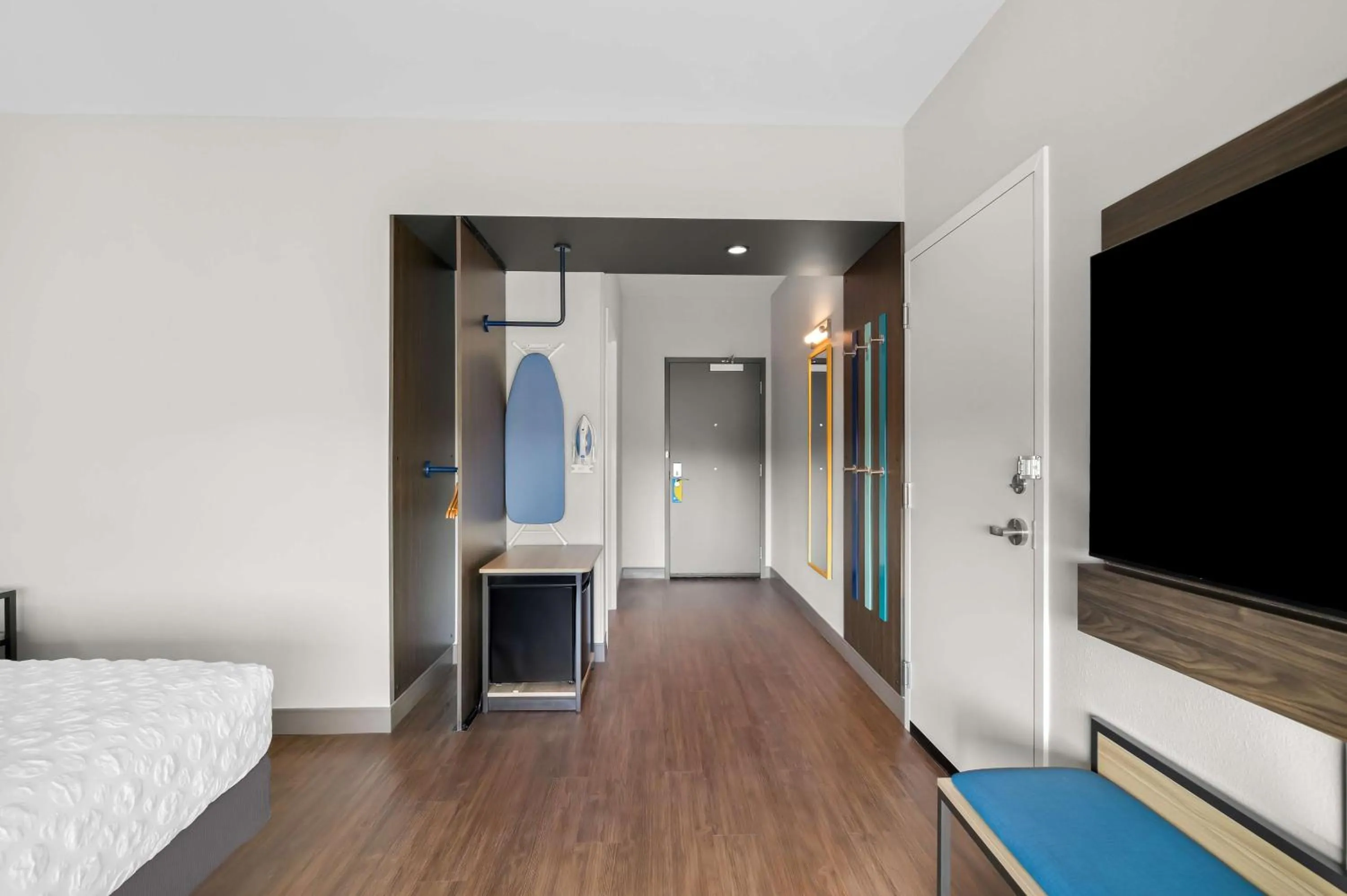 Bed in Tru By Hilton Lexington