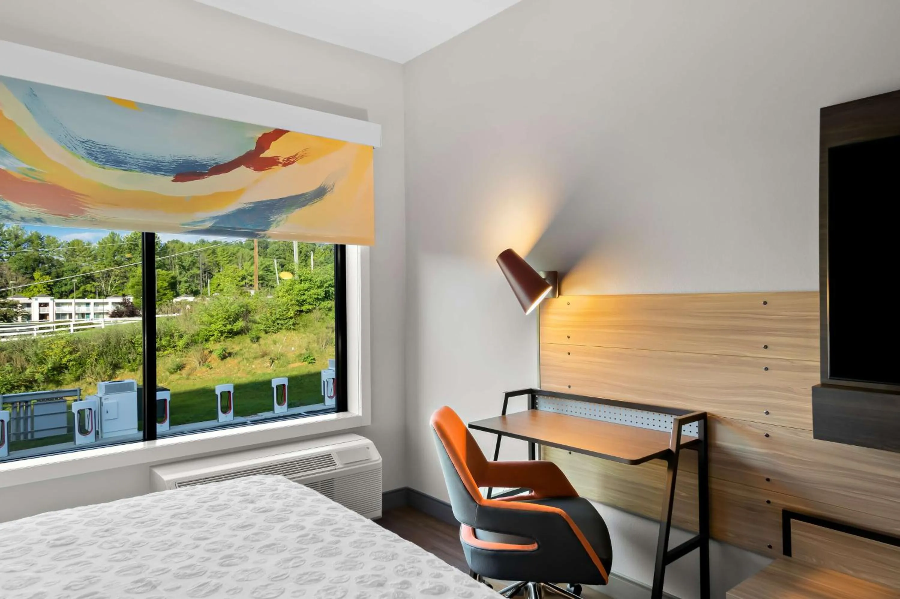 Bed in Tru By Hilton Lexington