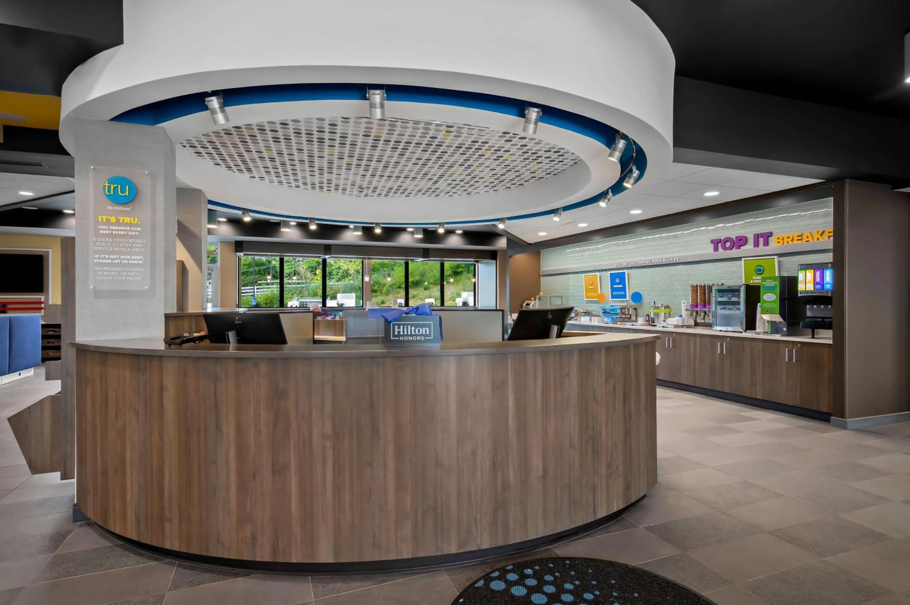 Lobby or reception in Tru By Hilton Lexington