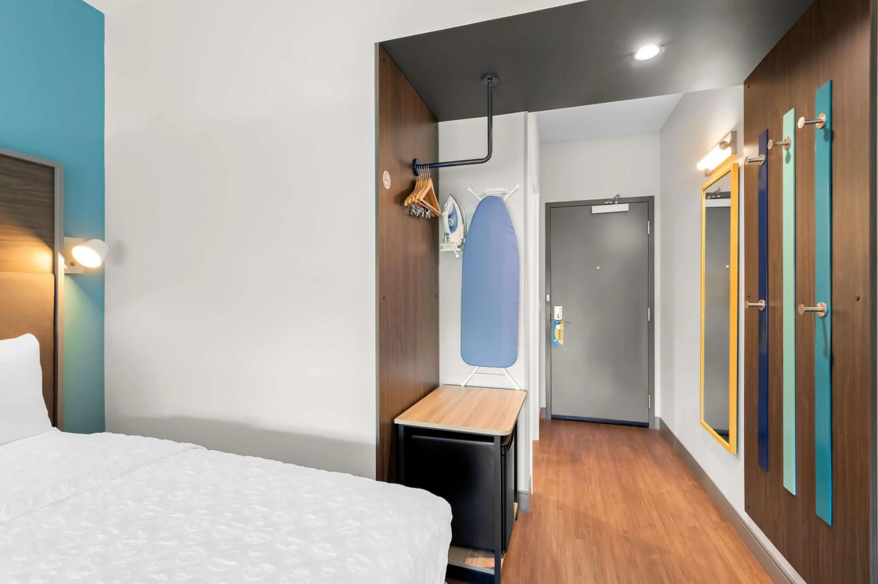 Bed in Tru By Hilton Lexington