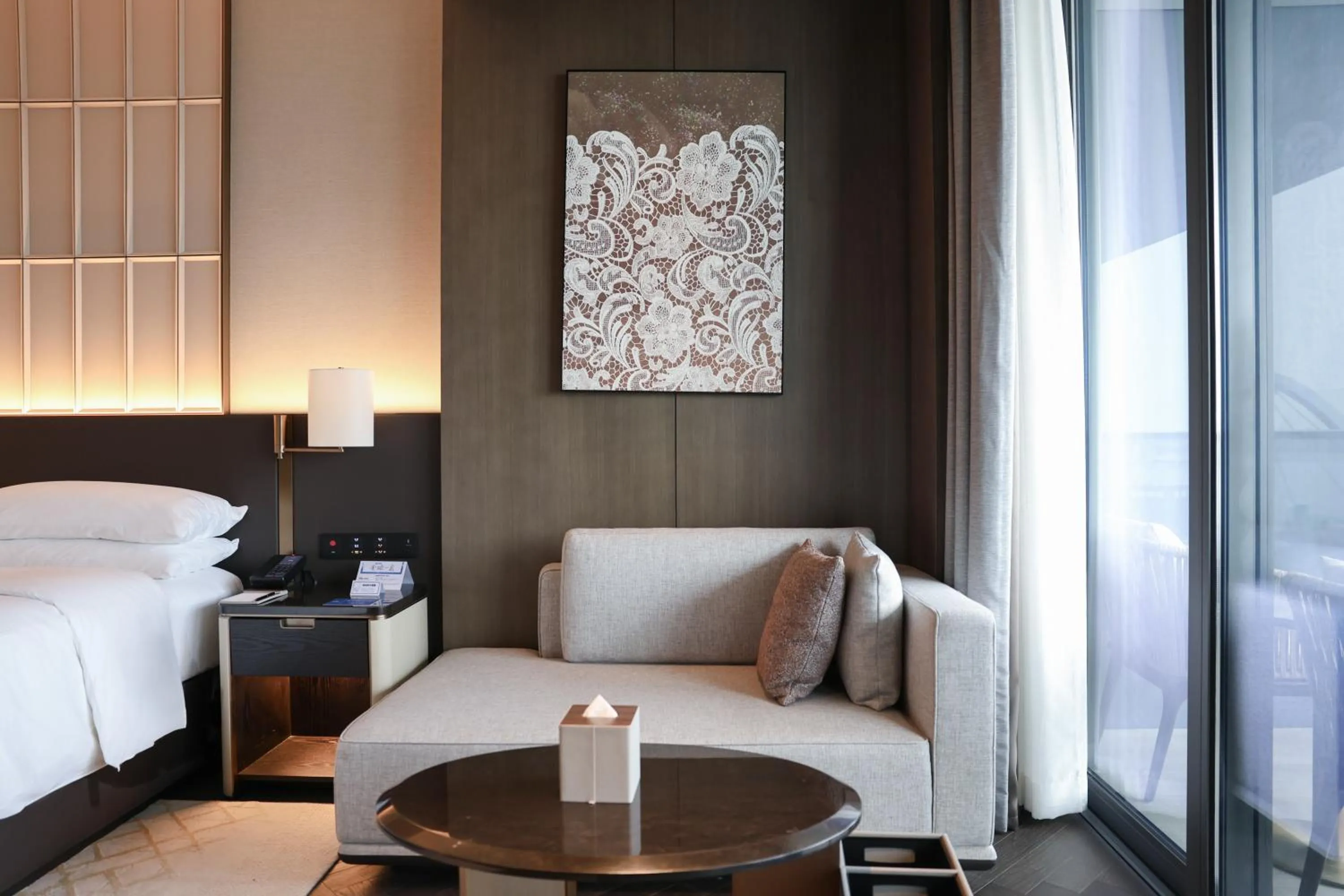 room service, Bed in Hilton Changshu