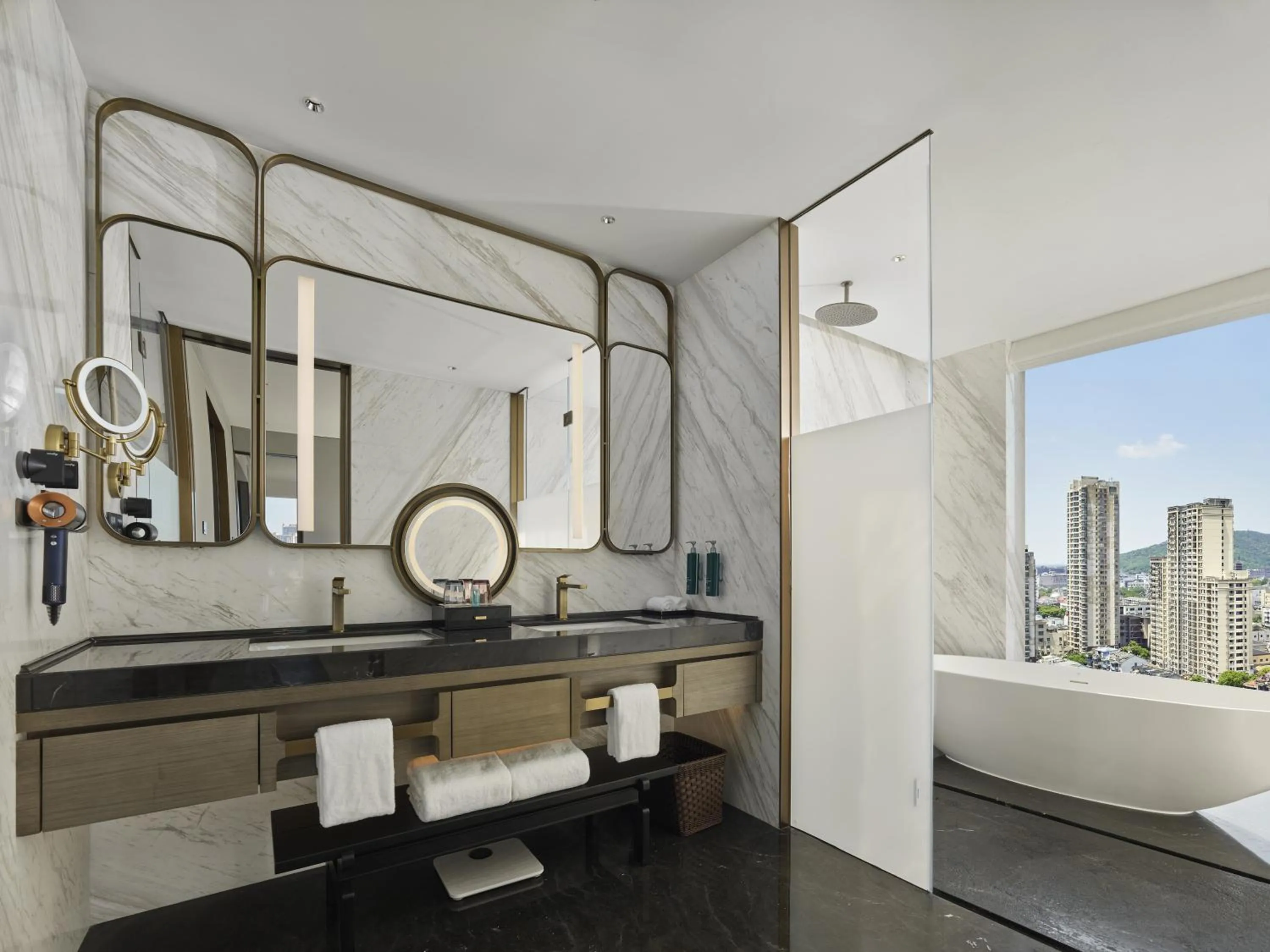 Bathroom in Hilton Changshu