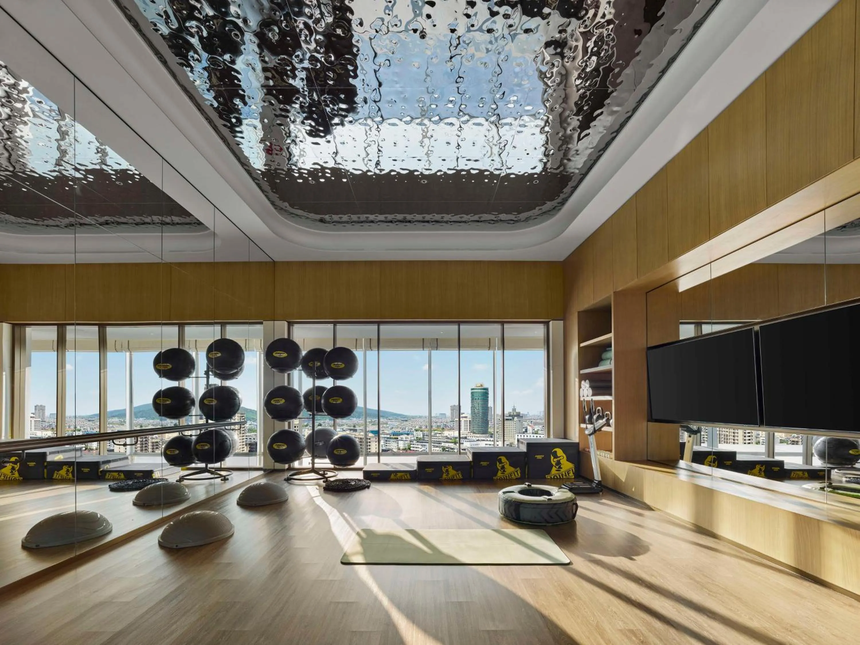 Fitness centre/facilities in Hilton Changshu