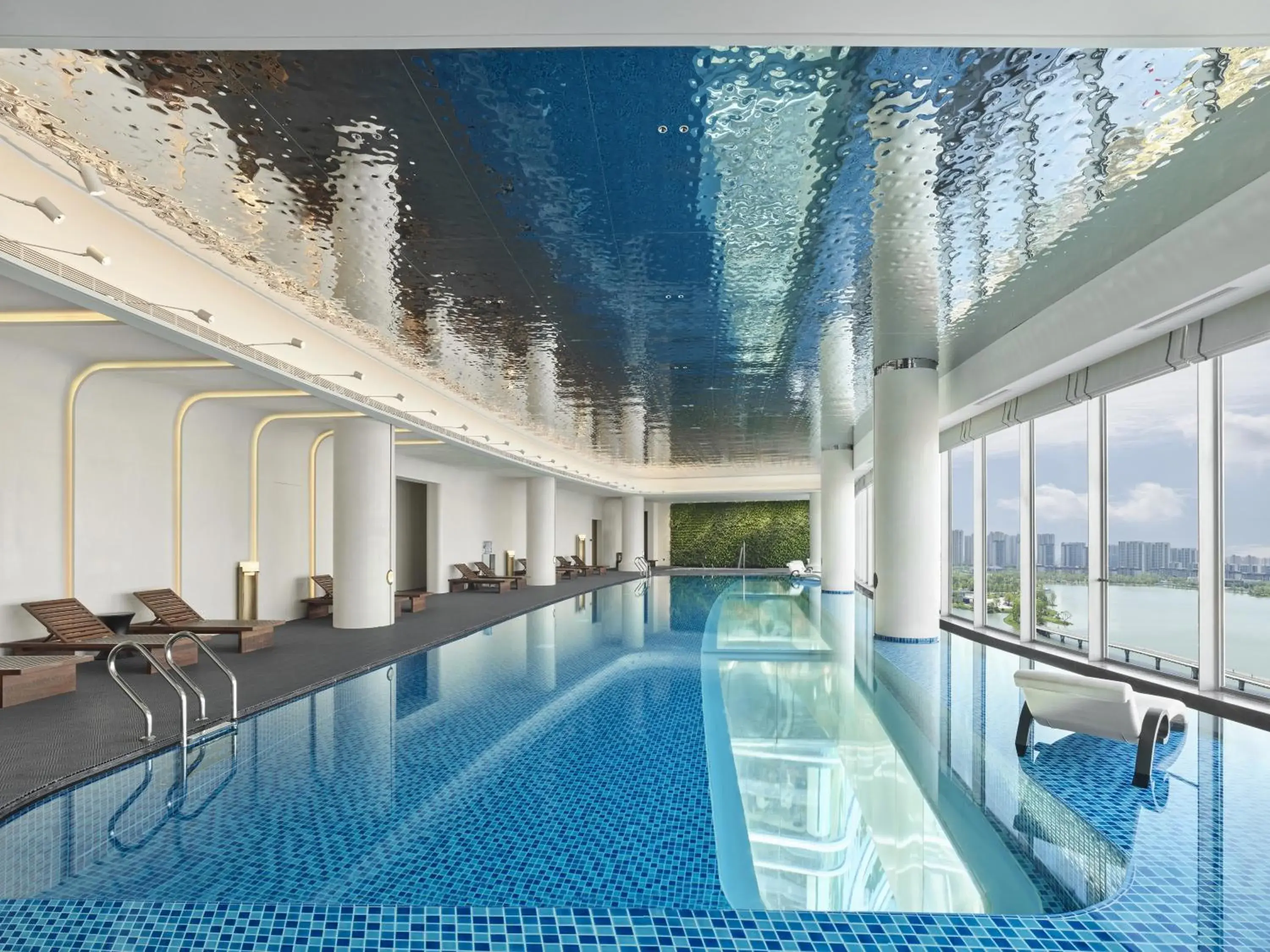 Swimming pool in Hilton Changshu Swimming pool in Hilton Changshu