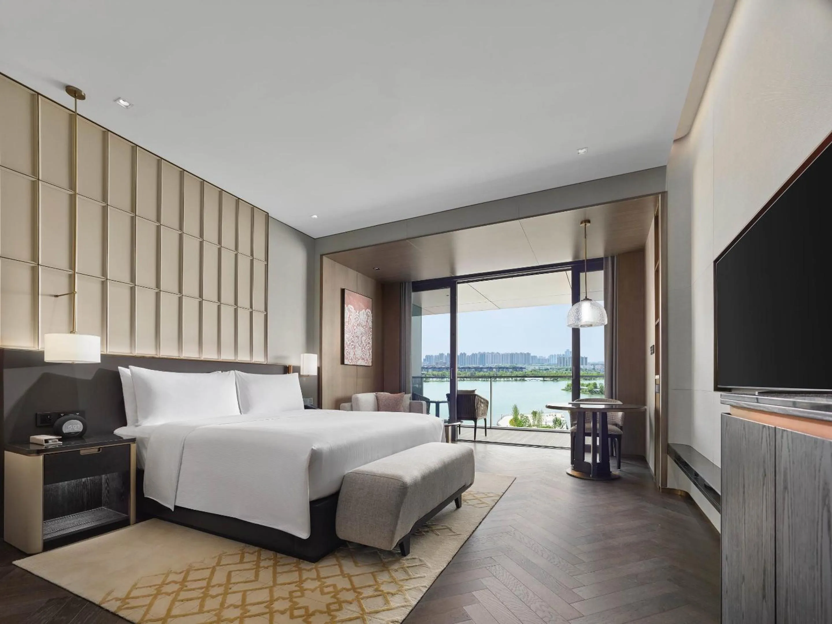 Photo of the whole room, Bed in Hilton Changshu