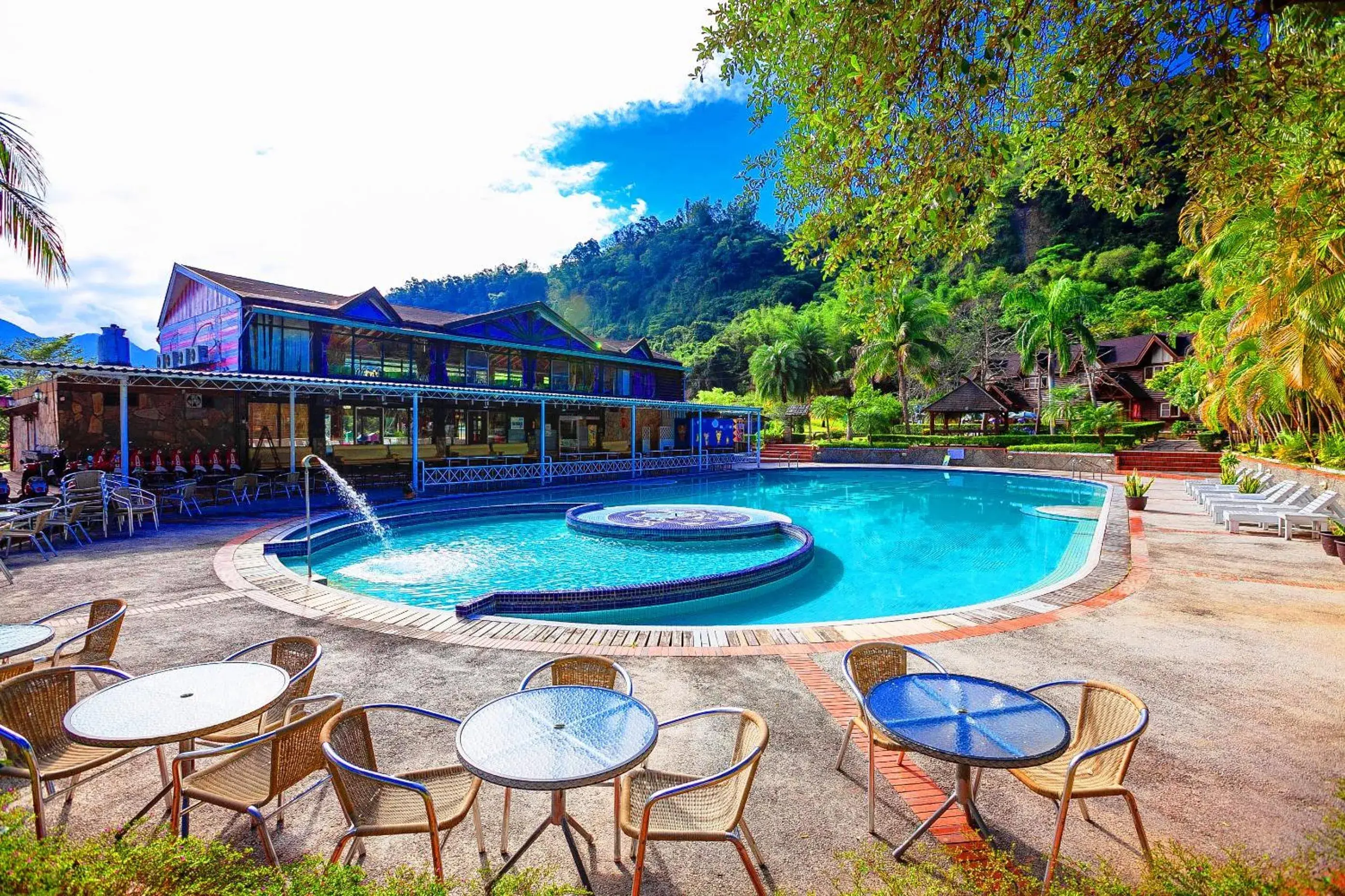 Pool view in Master Bear Resort Pool view in Master Bear Resort