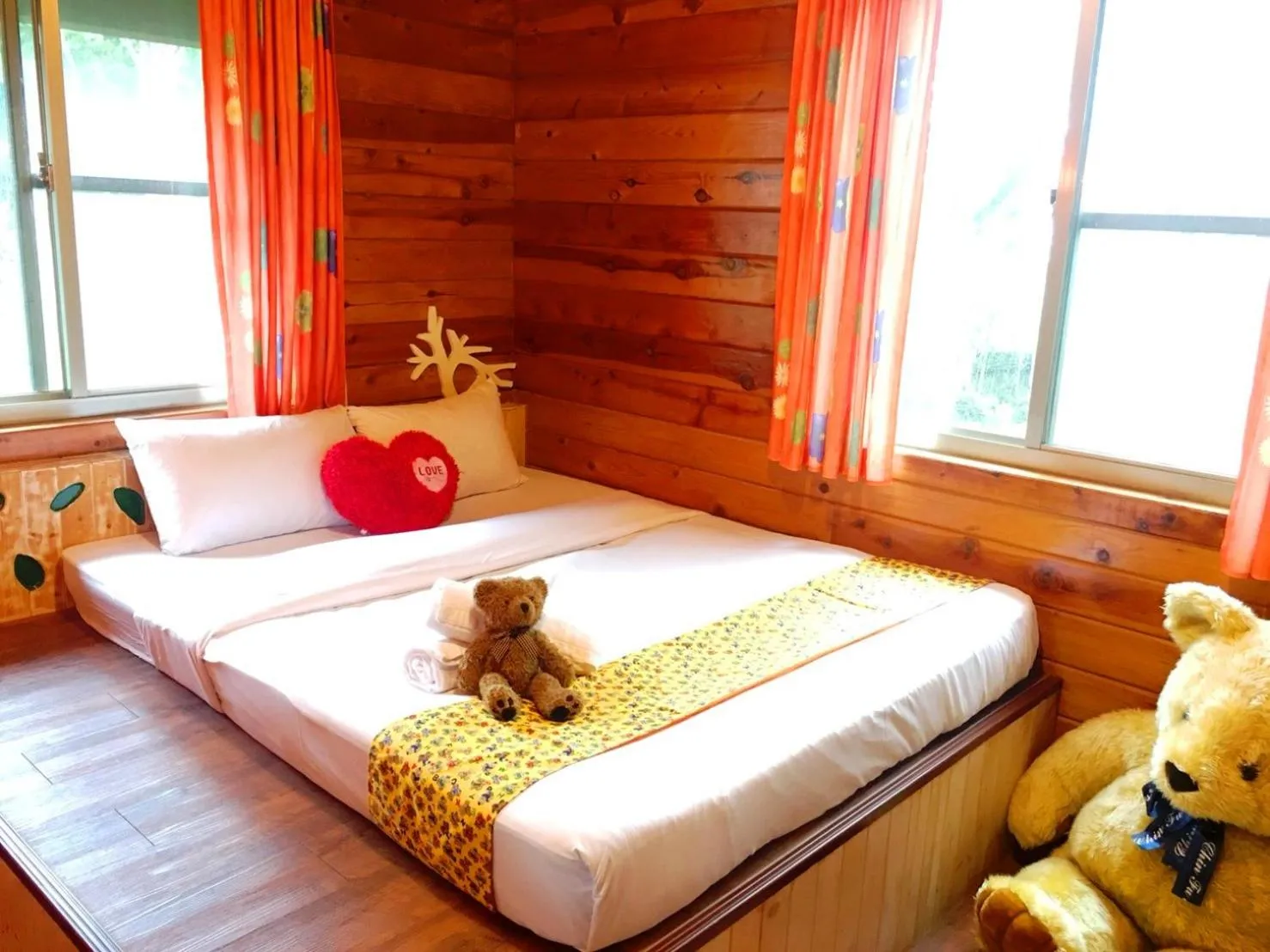 Bed in Master Bear Resort