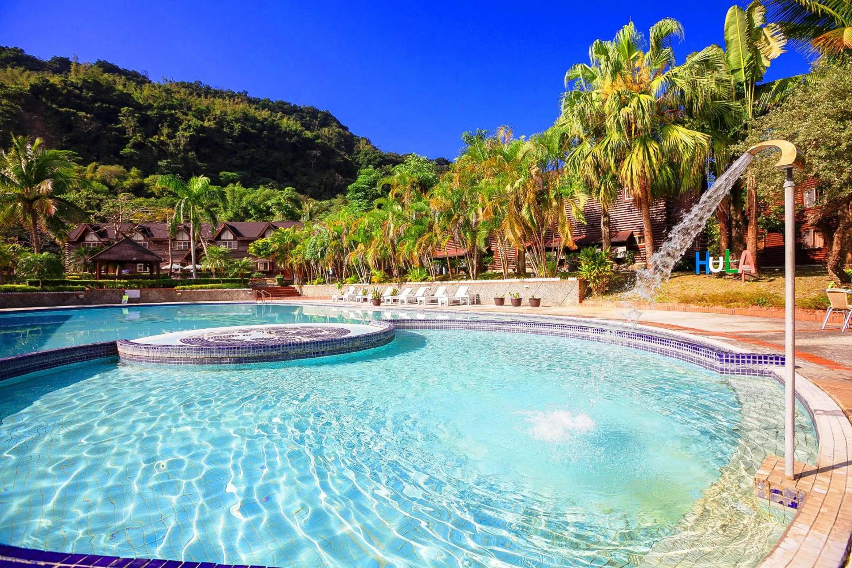 Swimming pool in Master Bear Resort