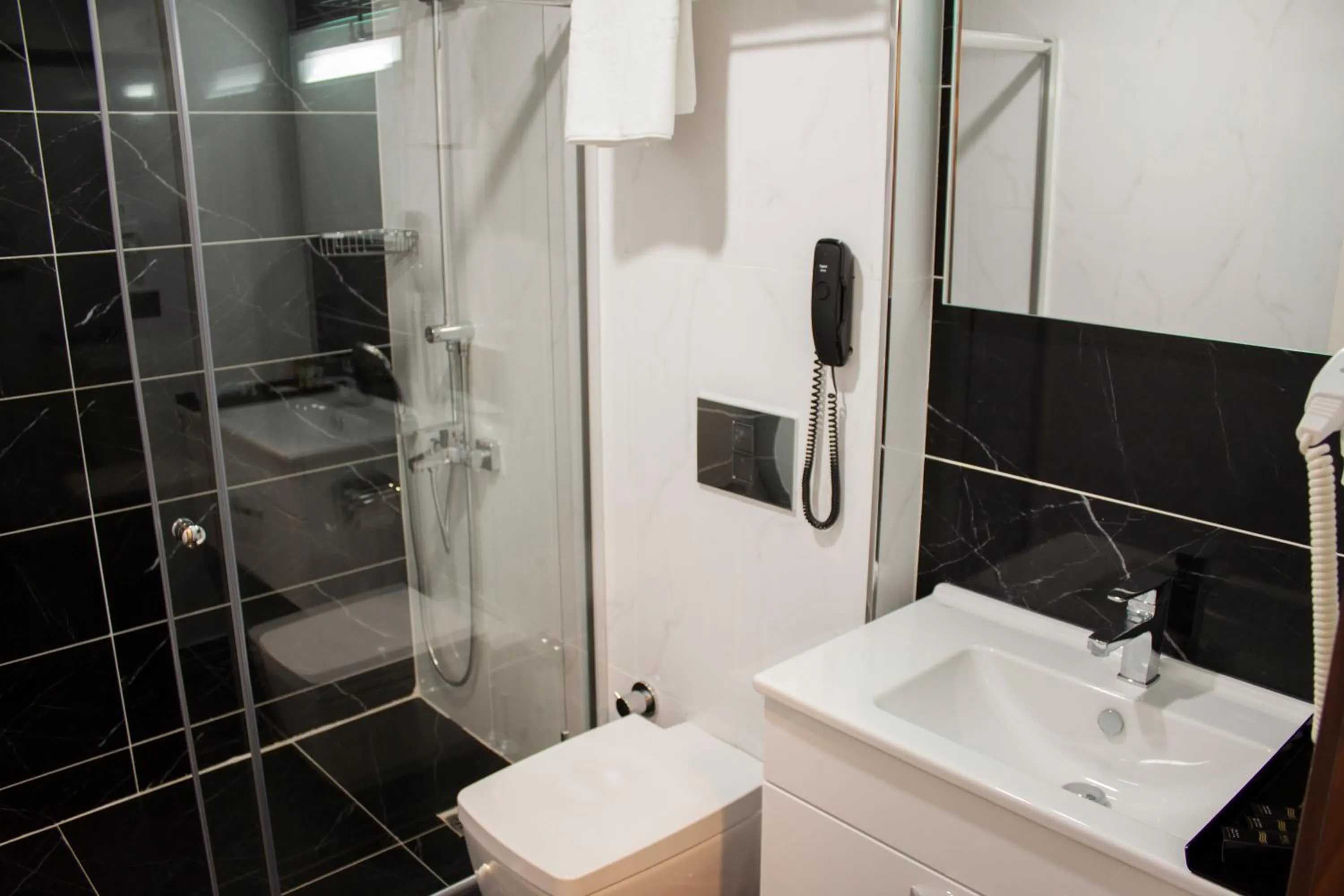 Bathroom in Gorukle Oruc Hotel