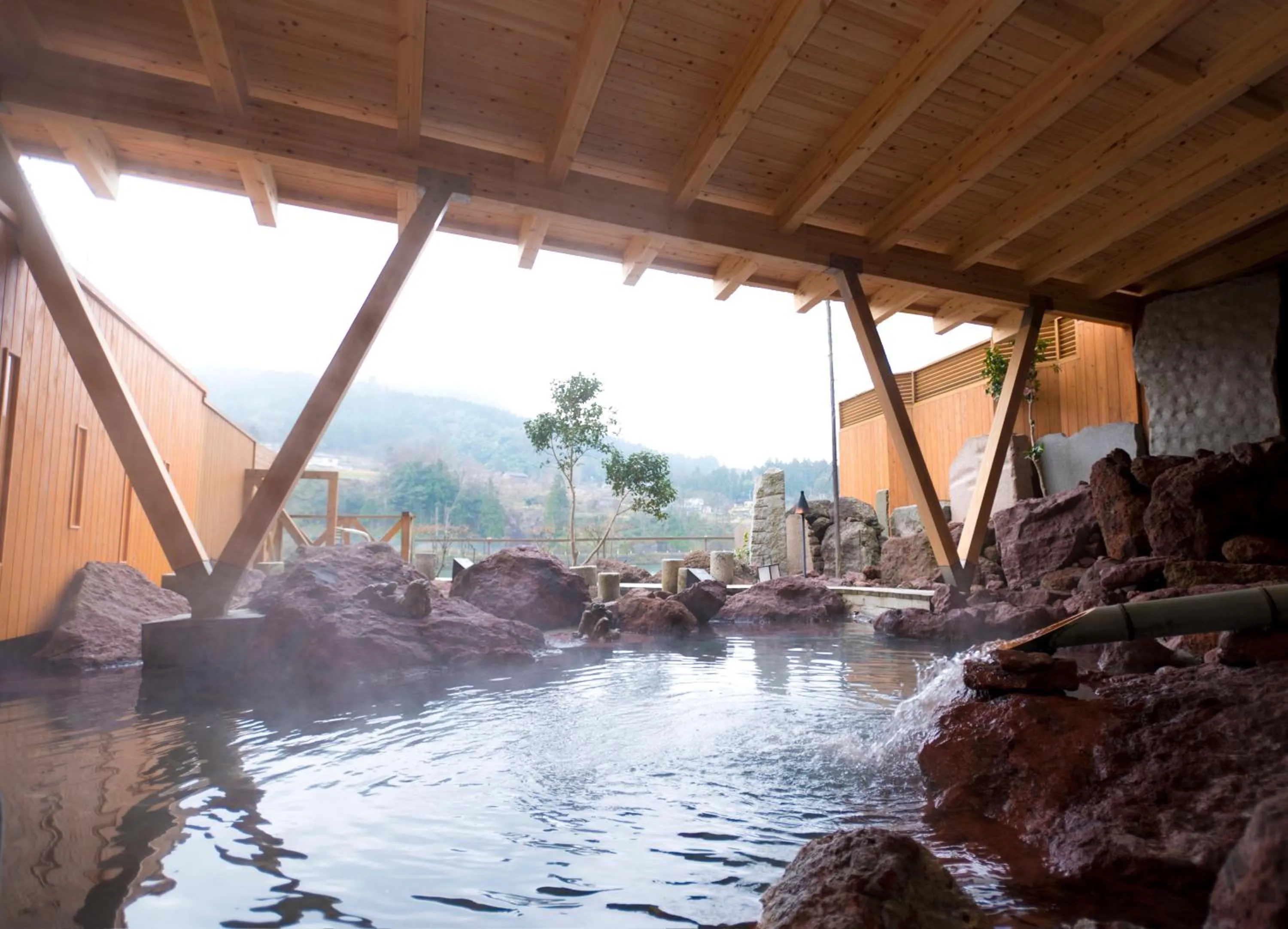 Public Bath in River Retreat Garaku