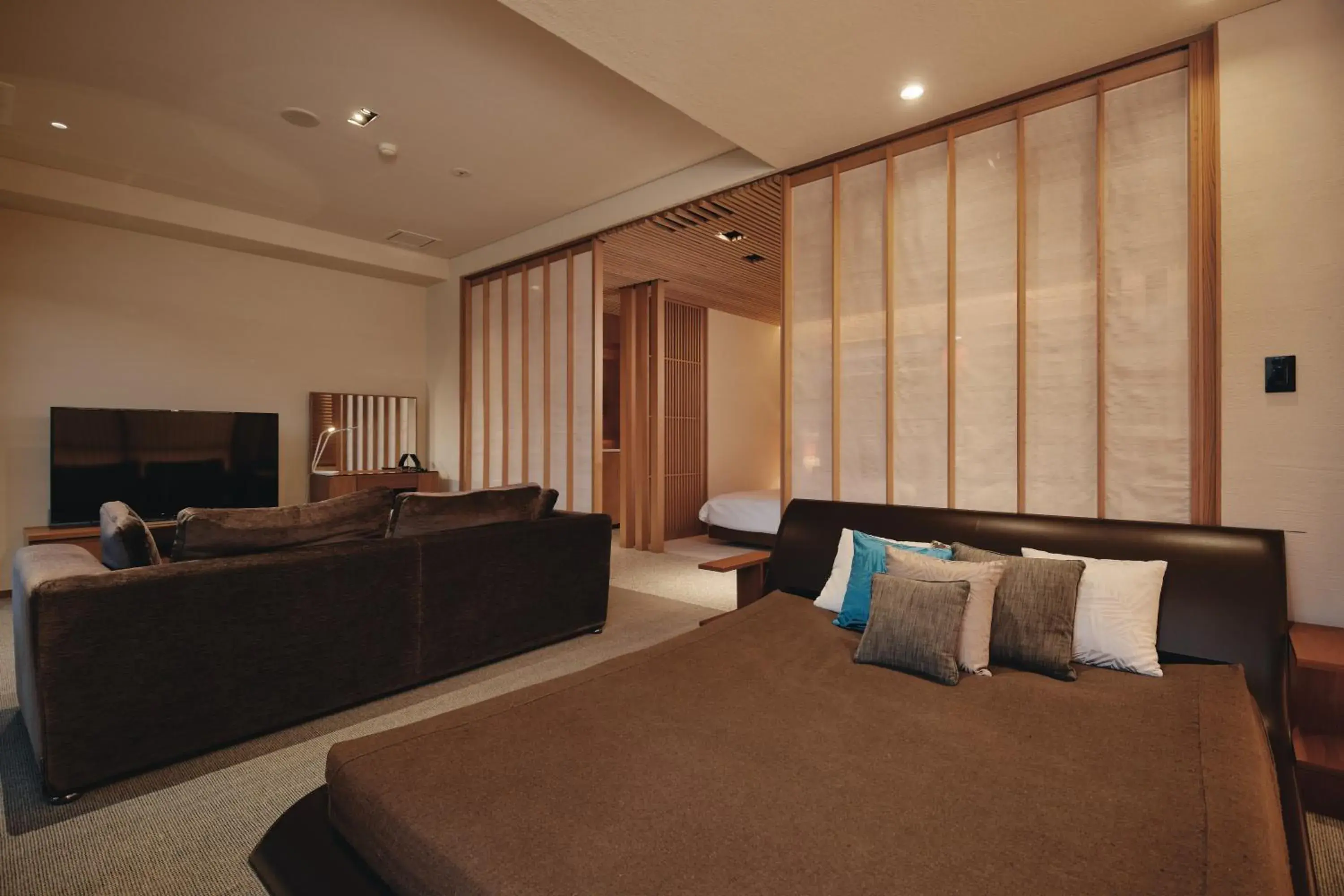 Decorative detail, Bed in River Retreat Garaku Decorative detail, Bed in River Retreat Garaku