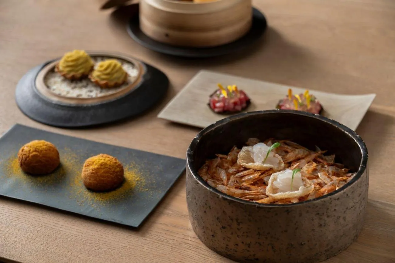 Restaurant/places to eat in River Retreat Garaku