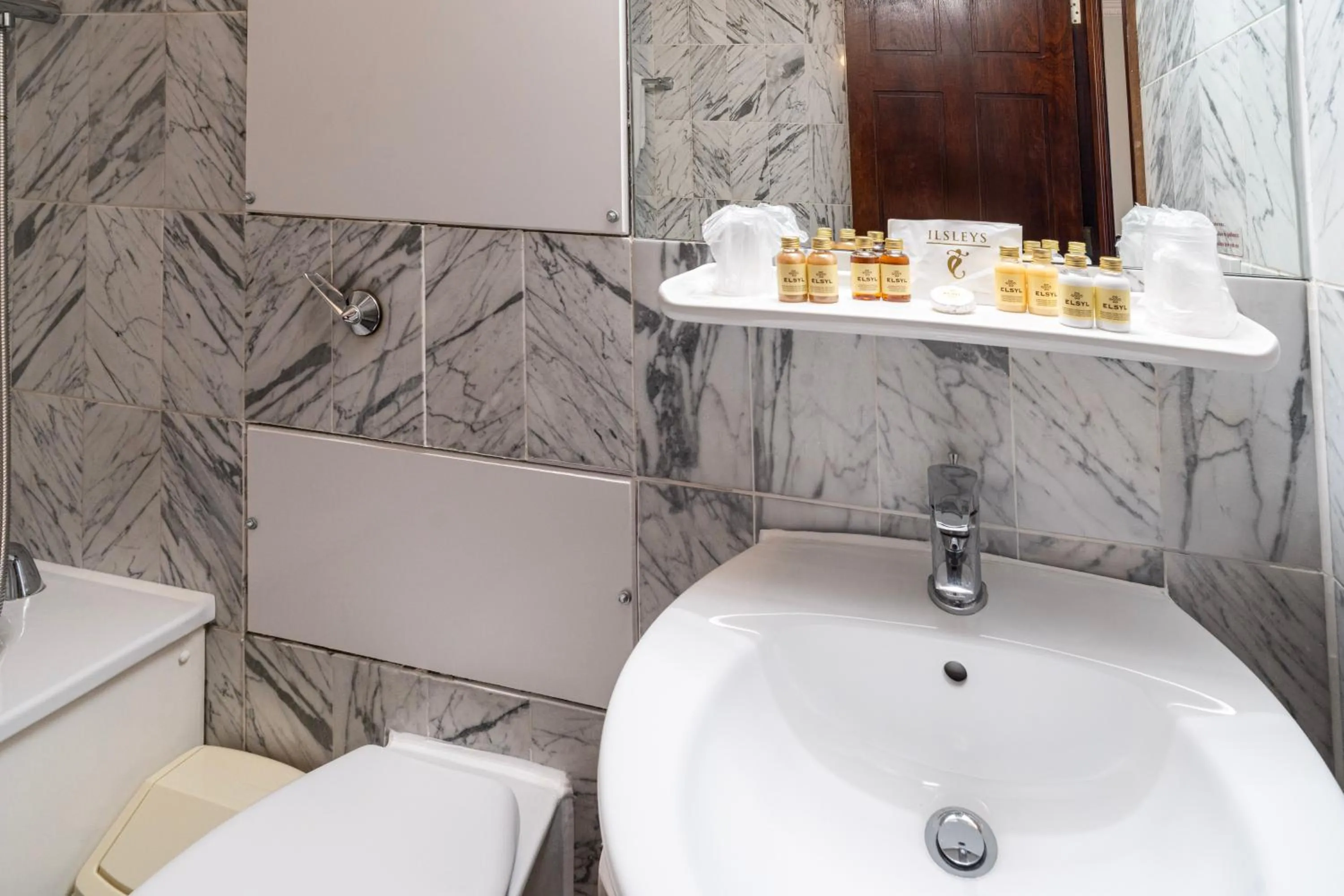 Bathroom in Britannia International Hotel Canary Wharf