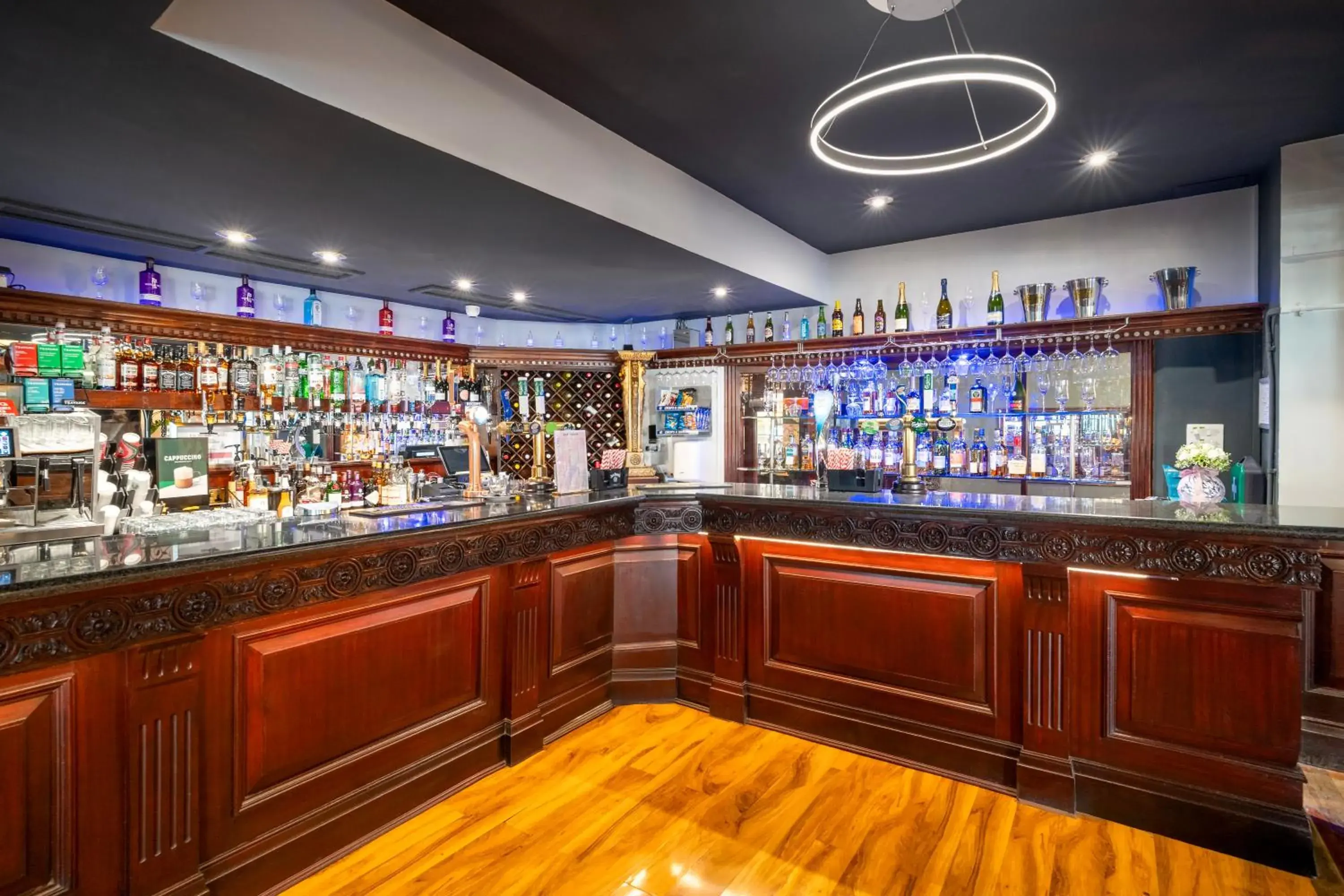 Lounge or bar in Britannia International Hotel Canary Wharf Lounge or bar in Britannia International Hotel Canary Wharf