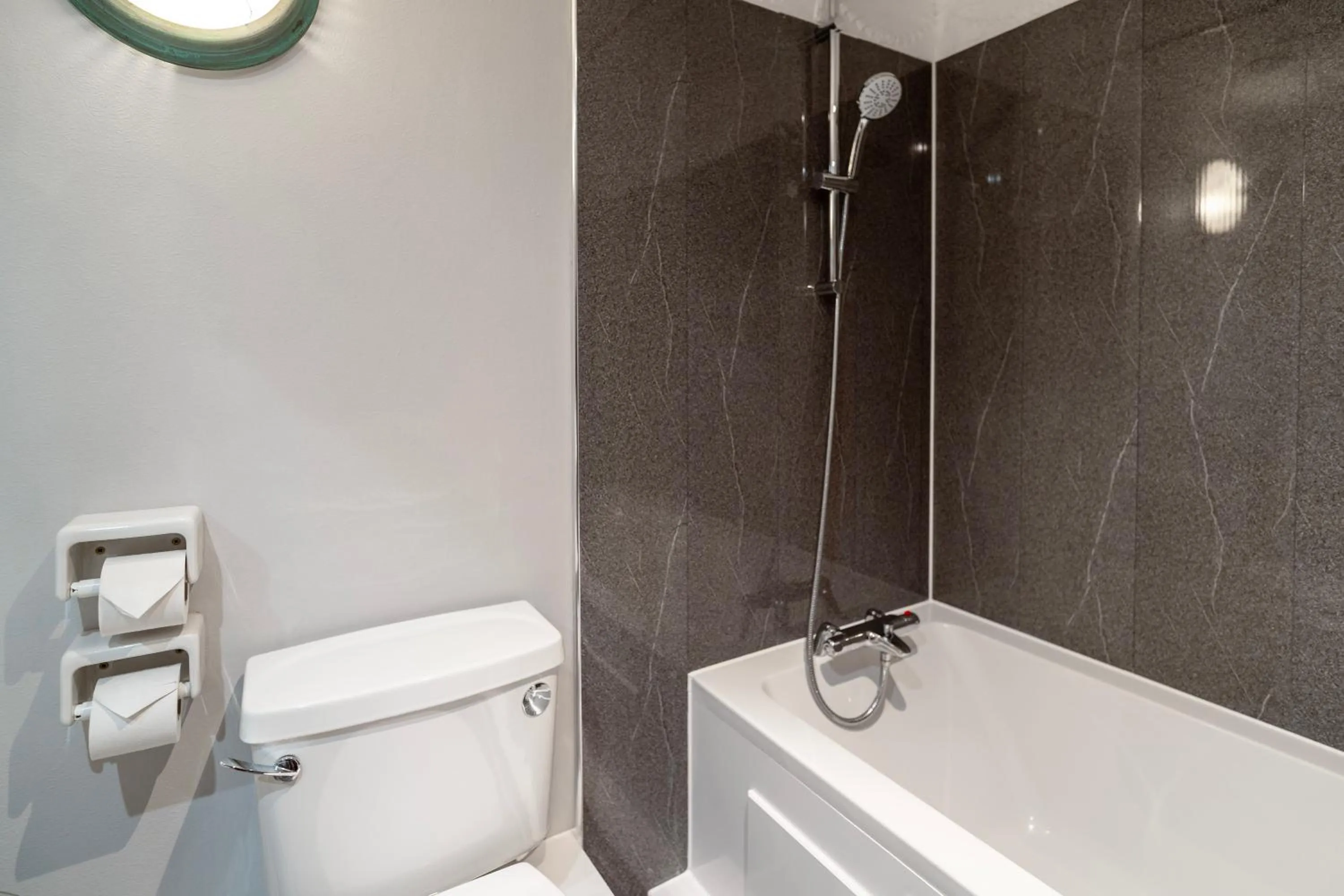 Bathroom in Britannia International Hotel Canary Wharf