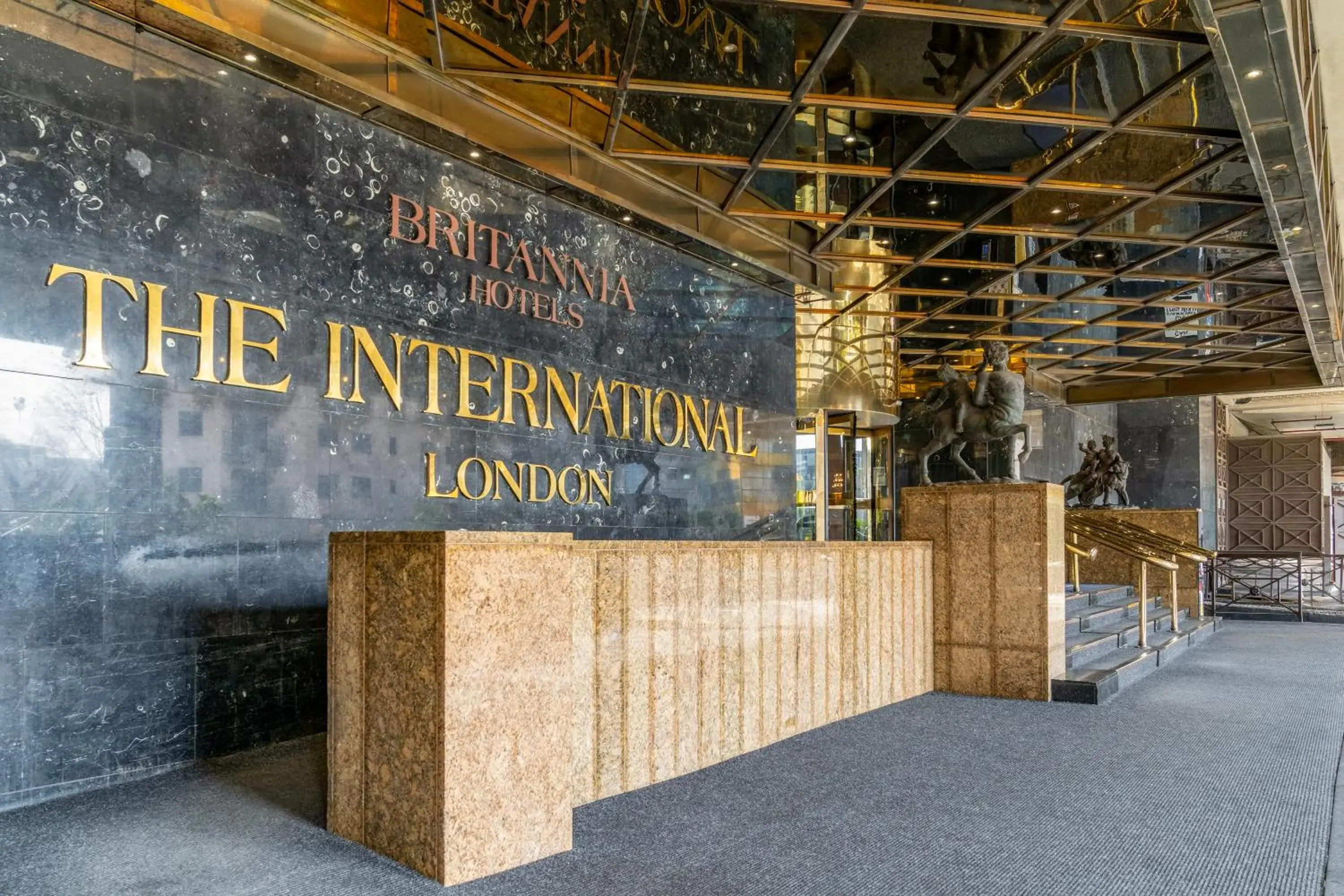 Facade/entrance in Britannia International Hotel Canary Wharf Facade/entrance in Britannia International Hotel Canary Wharf