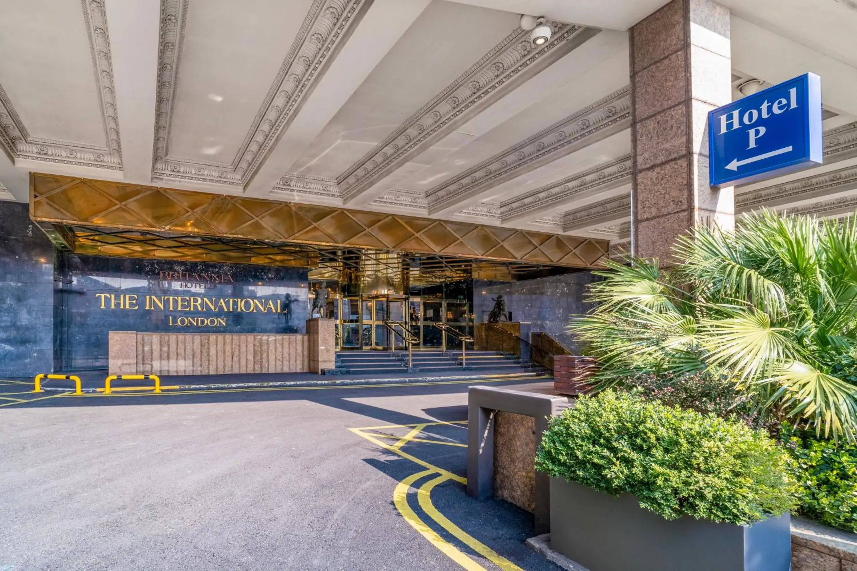 Facade/entrance in Britannia International Hotel Canary Wharf Facade/entrance in Britannia International Hotel Canary Wharf